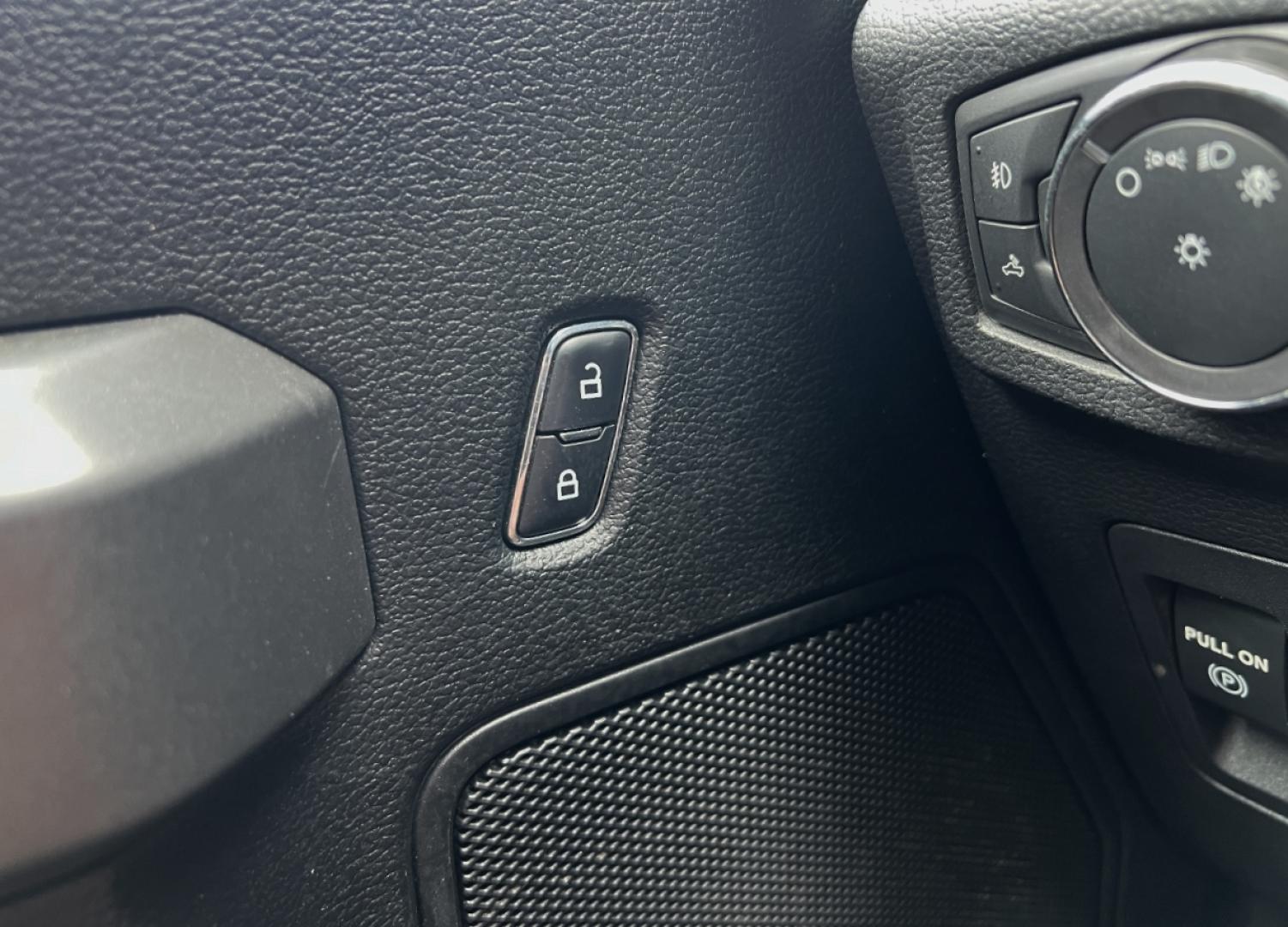 2018 SILVER /Black Cloth Ford F-150 XLT SuperCrew 5.5-ft. Bed 4WD (1FTEW1EG0JK) with an 3.5L V6 TURBO engine, Automatic transmission, located at 2990 Old Orchard Rd., Jackson, MO, 63755, 37.354214, -89.612106 - 2018 Ford F-150 XLT Local 1-Owner 124xxx miles 4x4 3.5L V6 Automatic Navigation Power/Heated Seats Backup Camera Bluetooth Remote Start Cruise Power Windows/Locks/Mirrors We have financing available and we accept trades! Fill out a credit application on our website or come by today! If - Photo#31
