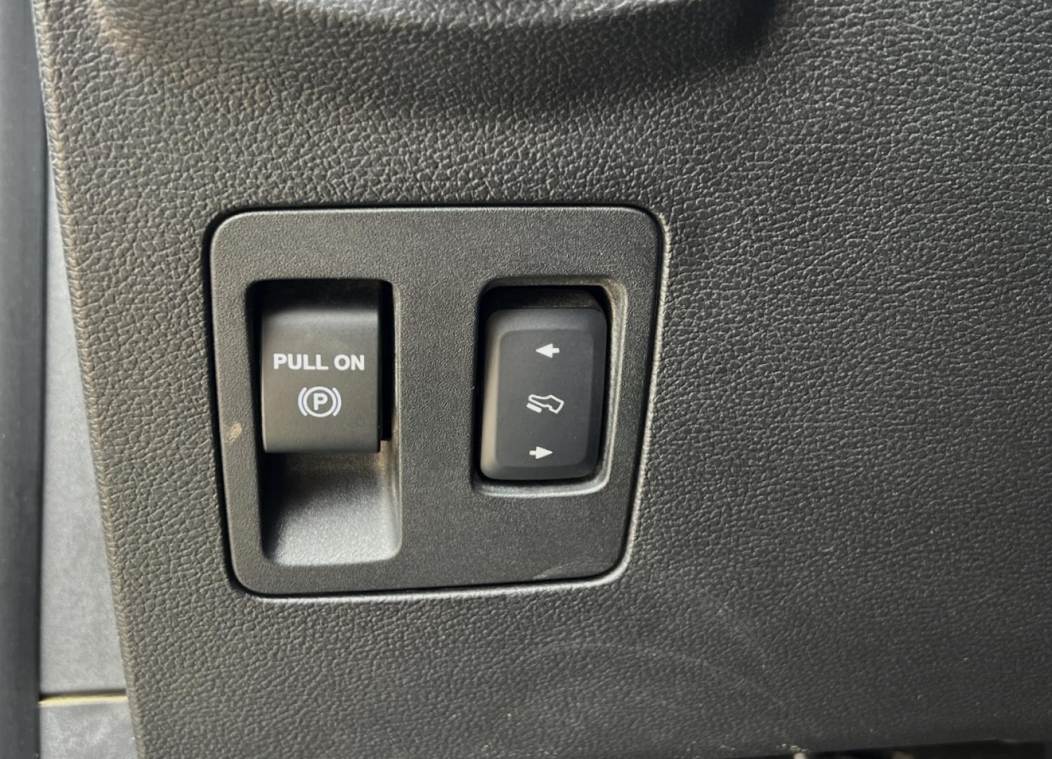 2018 SILVER /Black Cloth Ford F-150 XLT SuperCrew 5.5-ft. Bed 4WD (1FTEW1EG0JK) with an 3.5L V6 TURBO engine, Automatic transmission, located at 2990 Old Orchard Rd., Jackson, MO, 63755, 37.354214, -89.612106 - 2018 Ford F-150 XLT Local 1-Owner 124xxx miles 4x4 3.5L V6 Automatic Navigation Power/Heated Seats Backup Camera Bluetooth Remote Start Cruise Power Windows/Locks/Mirrors We have financing available and we accept trades! Fill out a credit application on our website or come by today! If - Photo#32