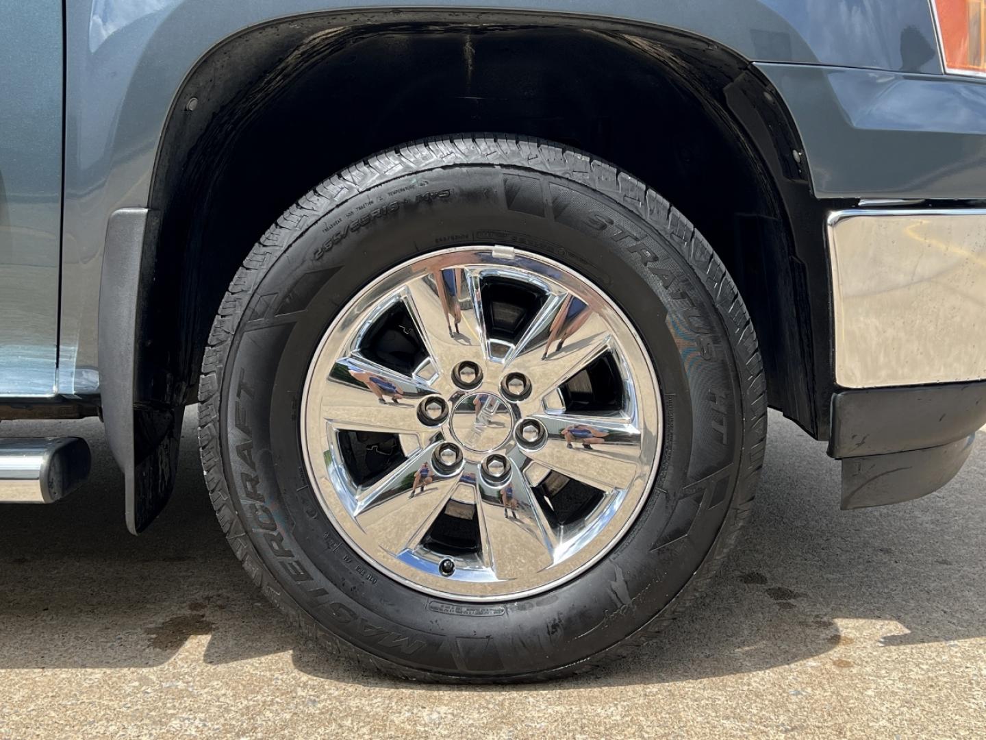 2012 BLUE /Gray Leather GMC Sierra 1500 SLT Crew Cab 4WD (3GTP2WE78CG) with an 5.3L V8 engine, Automatic transmission, located at 2990 Old Orchard Rd., Jackson, MO, 63755, 37.354214, -89.612106 - 2012 GMC Sierra 1500 SLT 126xxx miles 4x4 5.3L V8 Automatic Leather Power/Heated/Cooled Seats Cruise Remote Start Power Windows/Locks/Mirrors We have financing available and we accept trades! Fill out a credit application on our website or come by today! If you have any questions, give us - Photo#40