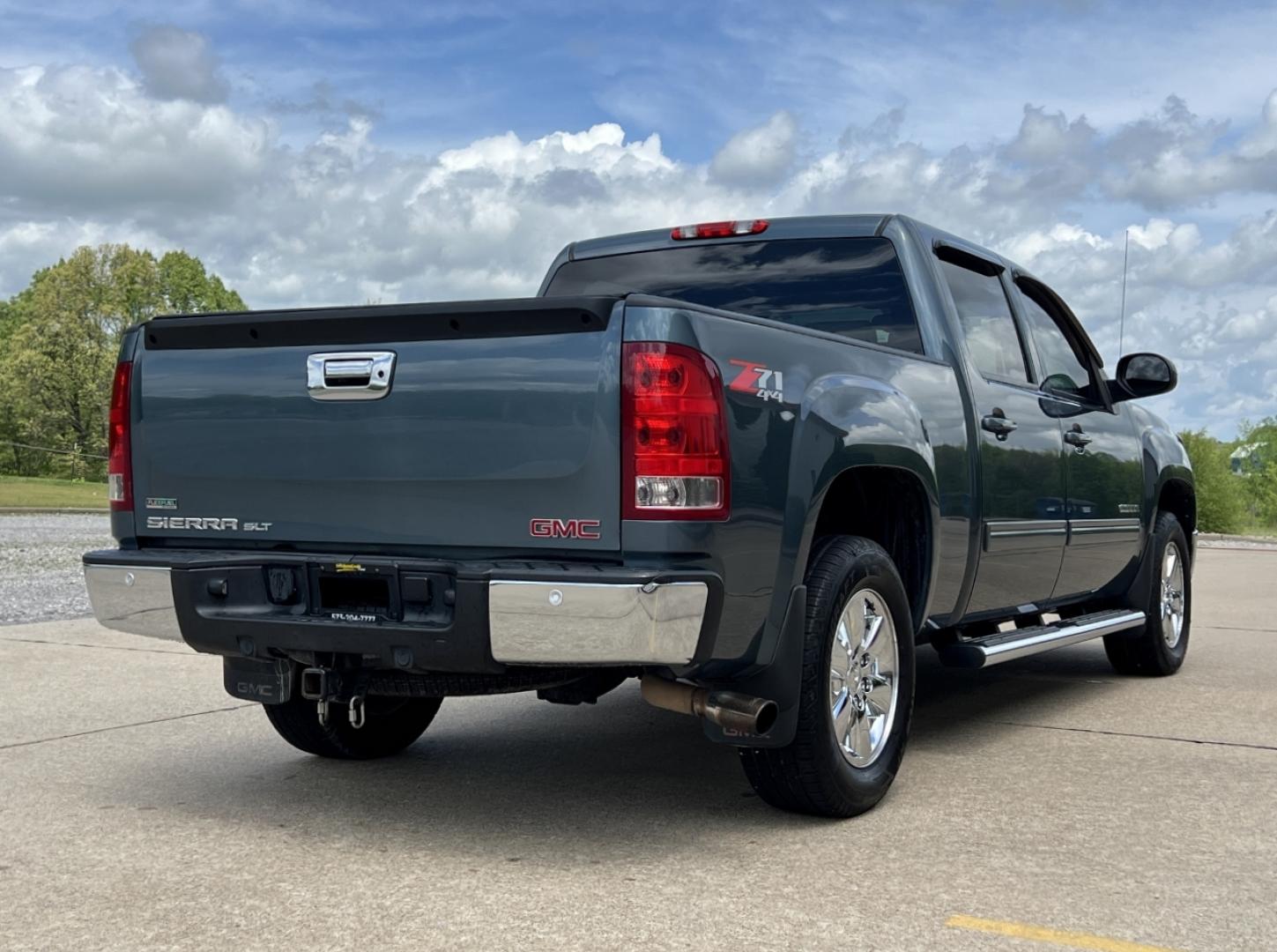 2012 BLUE /Gray Leather GMC Sierra 1500 SLT Crew Cab 4WD (3GTP2WE78CG) with an 5.3L V8 engine, Automatic transmission, located at 2990 Old Orchard Rd., Jackson, MO, 63755, 37.354214, -89.612106 - 2012 GMC Sierra 1500 SLT 126xxx miles 4x4 5.3L V8 Automatic Leather Power/Heated/Cooled Seats Cruise Remote Start Power Windows/Locks/Mirrors We have financing available and we accept trades! Fill out a credit application on our website or come by today! If you have any questions, give us - Photo#10