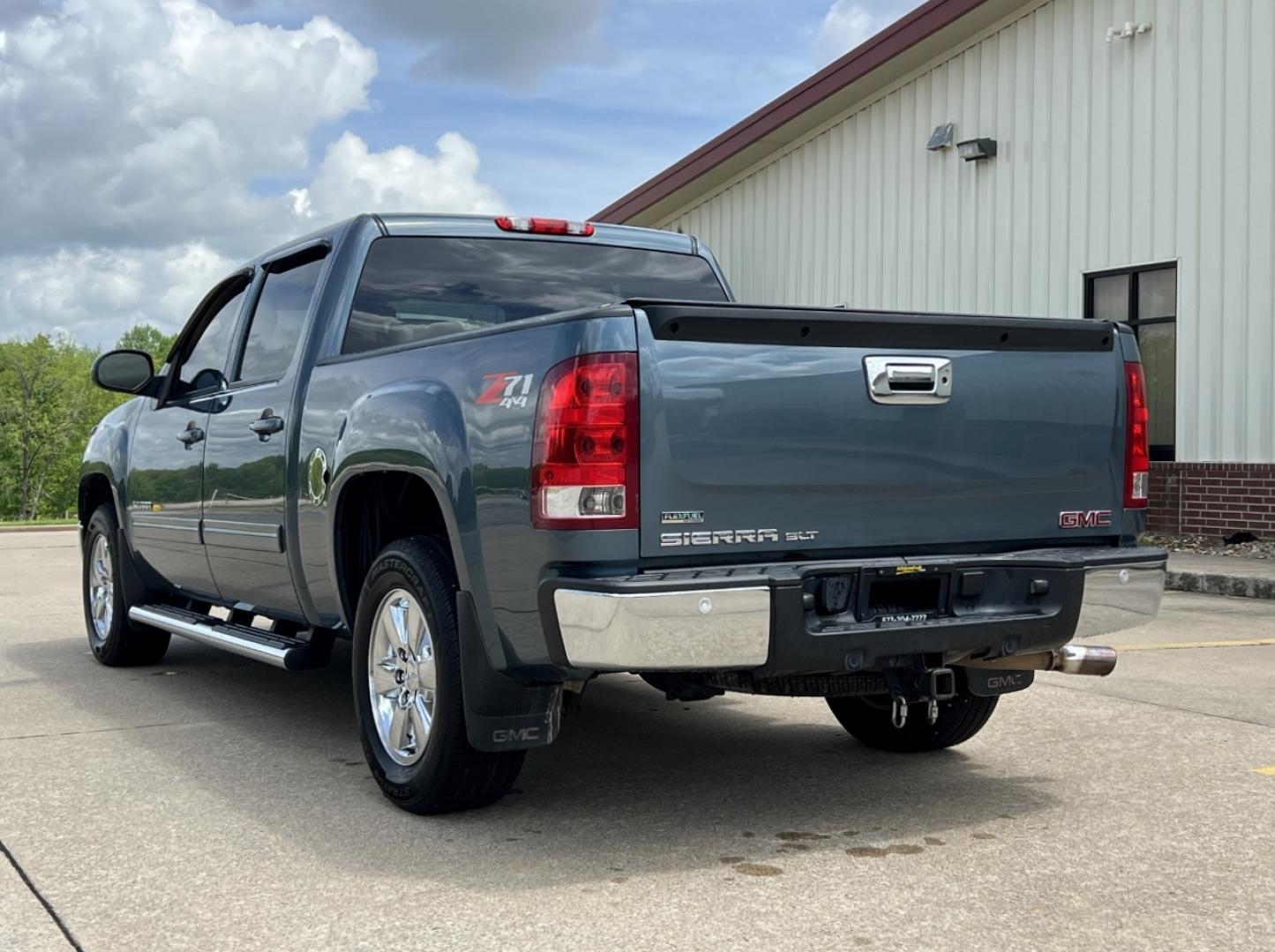 2012 BLUE /Gray Leather GMC Sierra 1500 SLT Crew Cab 4WD (3GTP2WE78CG) with an 5.3L V8 engine, Automatic transmission, located at 2990 Old Orchard Rd., Jackson, MO, 63755, 37.354214, -89.612106 - 2012 GMC Sierra 1500 SLT 126xxx miles 4x4 5.3L V8 Automatic Leather Power/Heated/Cooled Seats Cruise Remote Start Power Windows/Locks/Mirrors We have financing available and we accept trades! Fill out a credit application on our website or come by today! If you have any questions, give us - Photo#11