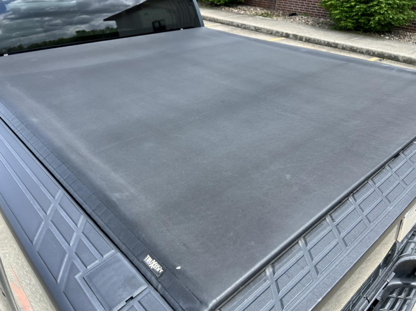 2012 BLUE /Gray Leather GMC Sierra 1500 SLT Crew Cab 4WD (3GTP2WE78CG) with an 5.3L V8 engine, Automatic transmission, located at 2990 Old Orchard Rd., Jackson, MO, 63755, 37.354214, -89.612106 - 2012 GMC Sierra 1500 SLT 126xxx miles 4x4 5.3L V8 Automatic Leather Power/Heated/Cooled Seats Cruise Remote Start Power Windows/Locks/Mirrors We have financing available and we accept trades! Fill out a credit application on our website or come by today! If you have any questions, give us - Photo#22