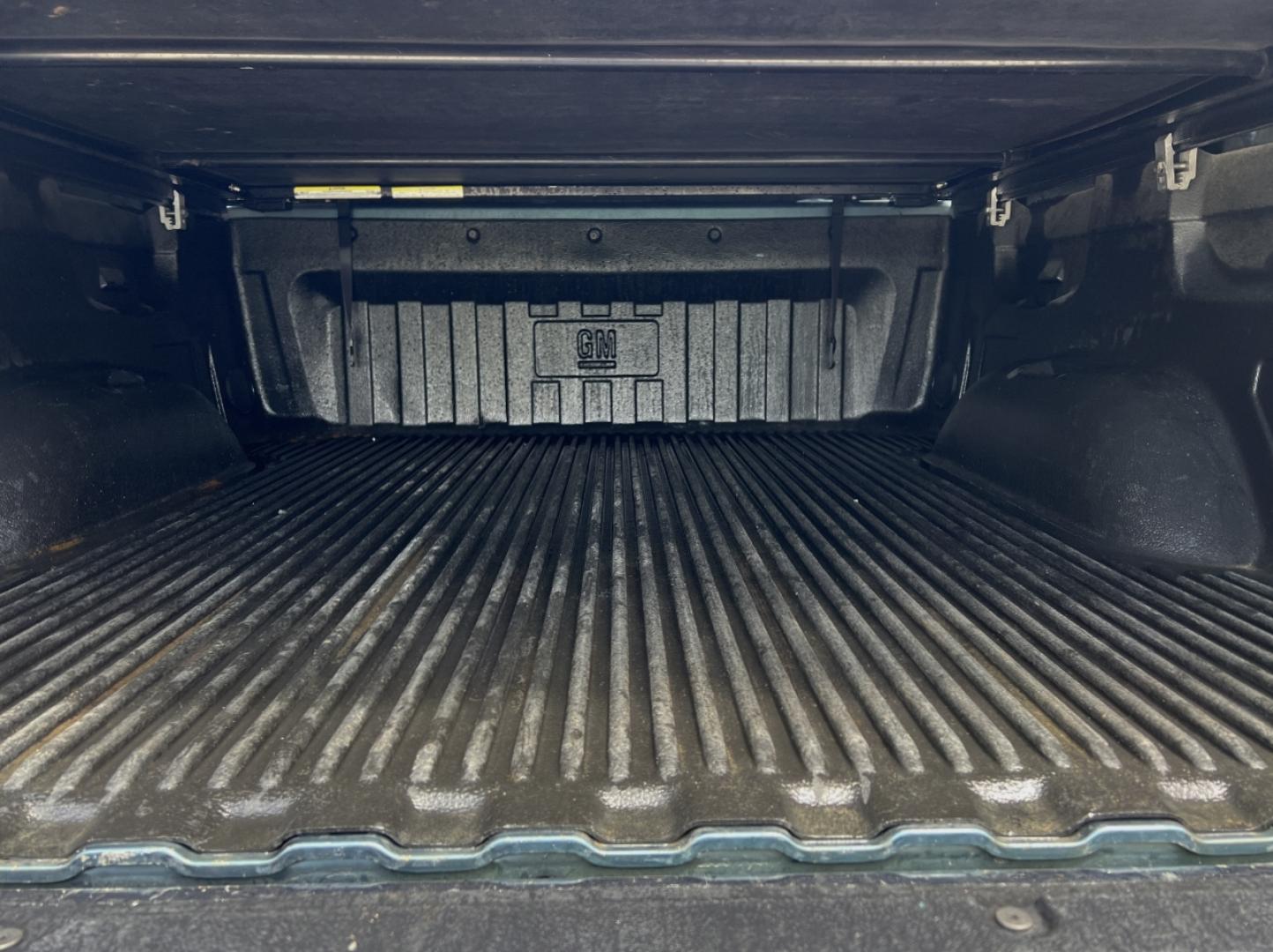 2012 BLUE /Gray Leather GMC Sierra 1500 SLT Crew Cab 4WD (3GTP2WE78CG) with an 5.3L V8 engine, Automatic transmission, located at 2990 Old Orchard Rd., Jackson, MO, 63755, 37.354214, -89.612106 - 2012 GMC Sierra 1500 SLT 126xxx miles 4x4 5.3L V8 Automatic Leather Power/Heated/Cooled Seats Cruise Remote Start Power Windows/Locks/Mirrors We have financing available and we accept trades! Fill out a credit application on our website or come by today! If you have any questions, give us - Photo#21