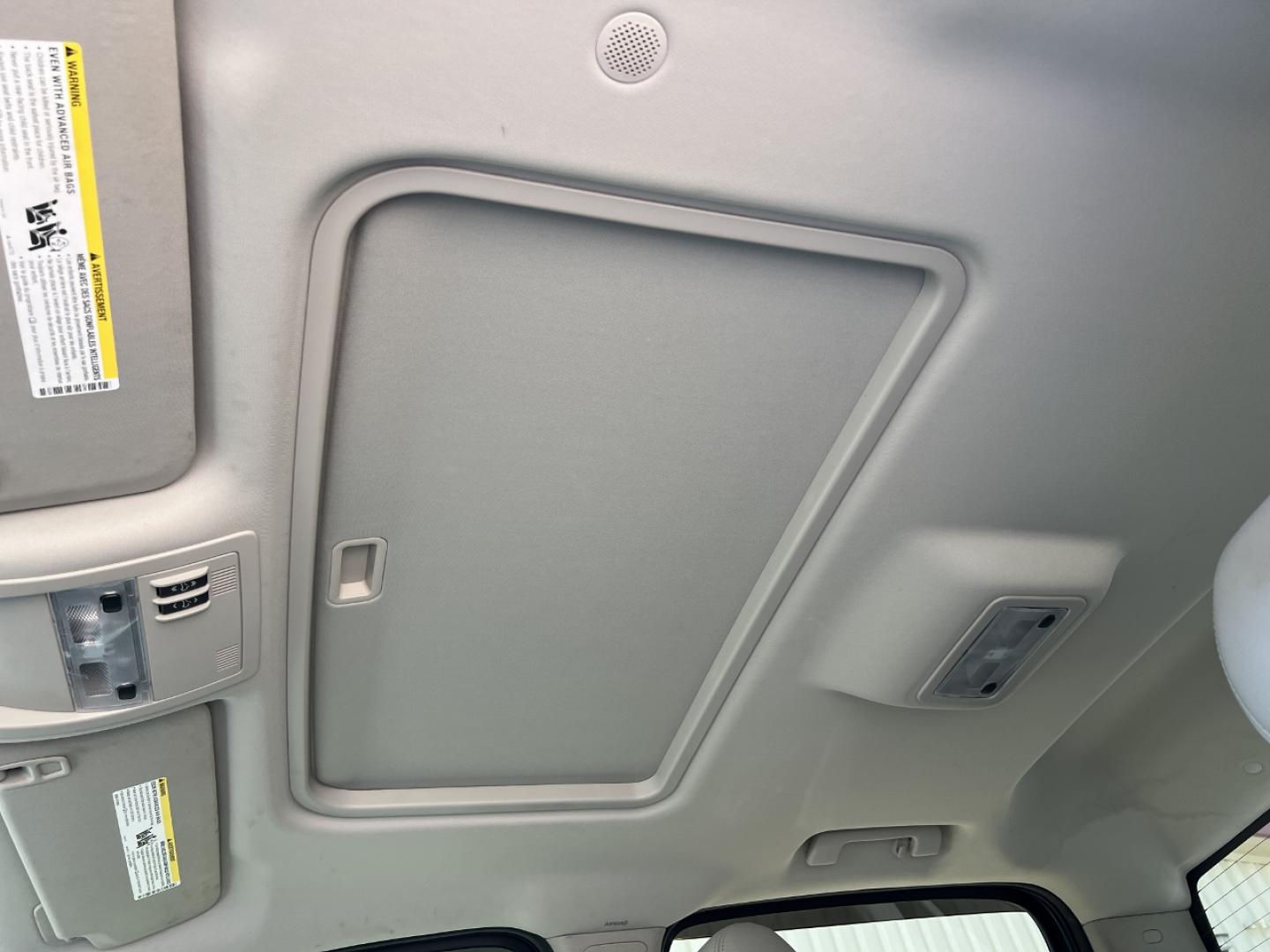 2012 BLUE /Gray Leather GMC Sierra 1500 SLT Crew Cab 4WD (3GTP2WE78CG) with an 5.3L V8 engine, Automatic transmission, located at 2990 Old Orchard Rd., Jackson, MO, 63755, 37.354214, -89.612106 - 2012 GMC Sierra 1500 SLT 126xxx miles 4x4 5.3L V8 Automatic Leather Power/Heated/Cooled Seats Cruise Remote Start Power Windows/Locks/Mirrors We have financing available and we accept trades! Fill out a credit application on our website or come by today! If you have any questions, give us - Photo#4