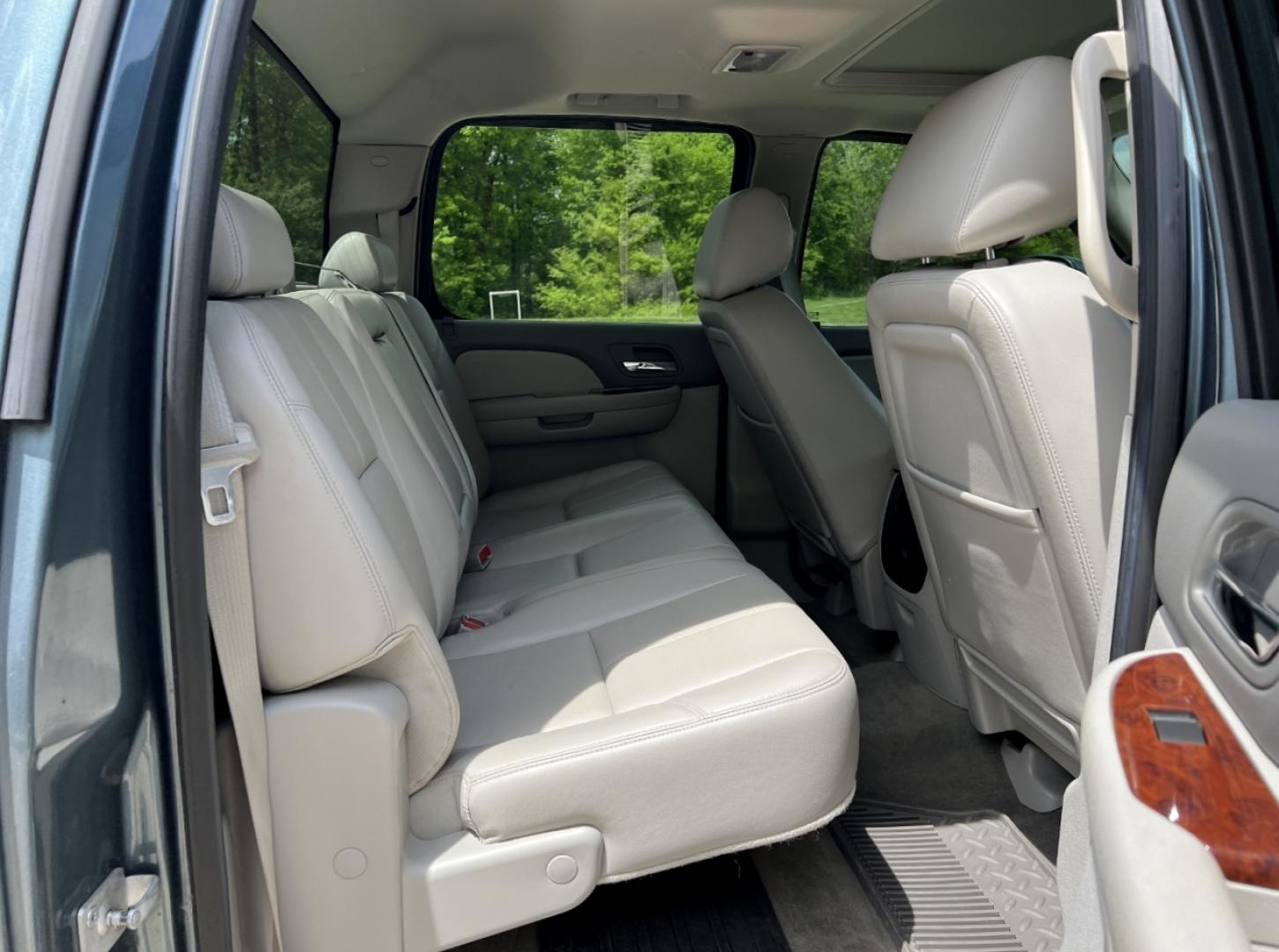 2012 BLUE /Gray Leather GMC Sierra 1500 SLT Crew Cab 4WD (3GTP2WE78CG) with an 5.3L V8 engine, Automatic transmission, located at 2990 Old Orchard Rd., Jackson, MO, 63755, 37.354214, -89.612106 - 2012 GMC Sierra 1500 SLT 126xxx miles 4x4 5.3L V8 Automatic Leather Power/Heated/Cooled Seats Cruise Remote Start Power Windows/Locks/Mirrors We have financing available and we accept trades! Fill out a credit application on our website or come by today! If you have any questions, give us - Photo#19