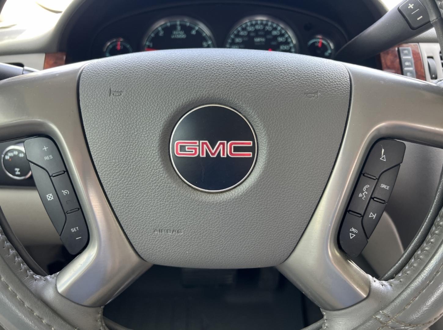2012 BLUE /Gray Leather GMC Sierra 1500 SLT Crew Cab 4WD (3GTP2WE78CG) with an 5.3L V8 engine, Automatic transmission, located at 2990 Old Orchard Rd., Jackson, MO, 63755, 37.354214, -89.612106 - 2012 GMC Sierra 1500 SLT 126xxx miles 4x4 5.3L V8 Automatic Leather Power/Heated/Cooled Seats Cruise Remote Start Power Windows/Locks/Mirrors We have financing available and we accept trades! Fill out a credit application on our website or come by today! If you have any questions, give us - Photo#24