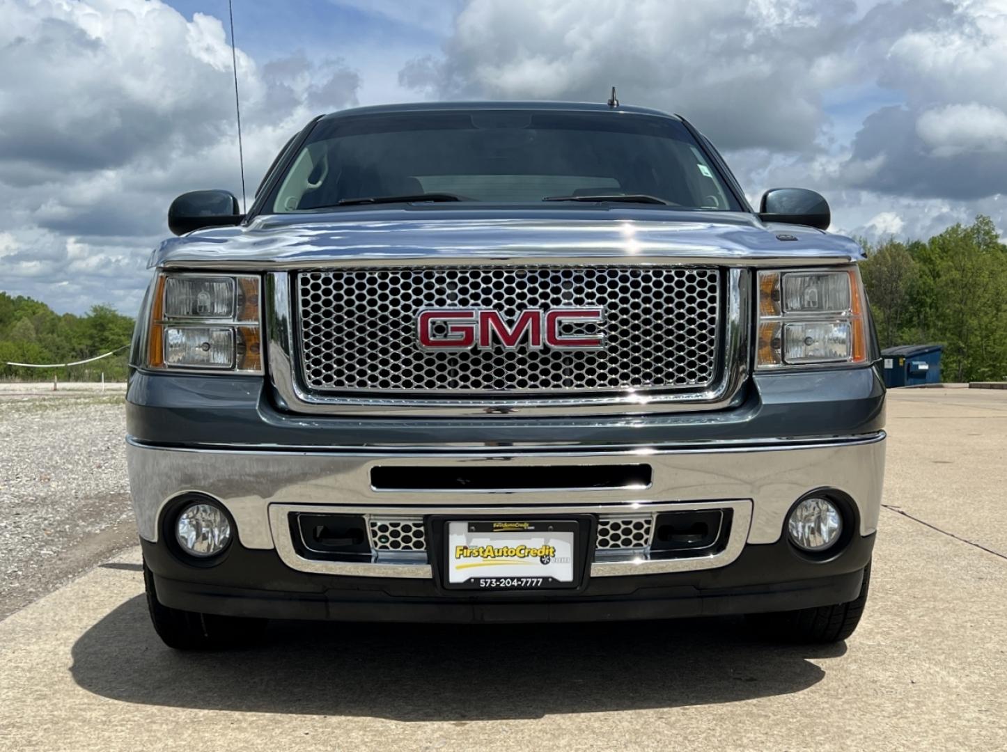 2012 BLUE /Gray Leather GMC Sierra 1500 SLT Crew Cab 4WD (3GTP2WE78CG) with an 5.3L V8 engine, Automatic transmission, located at 2990 Old Orchard Rd., Jackson, MO, 63755, 37.354214, -89.612106 - 2012 GMC Sierra 1500 SLT 126xxx miles 4x4 5.3L V8 Automatic Leather Power/Heated/Cooled Seats Cruise Remote Start Power Windows/Locks/Mirrors We have financing available and we accept trades! Fill out a credit application on our website or come by today! If you have any questions, give us - Photo#13