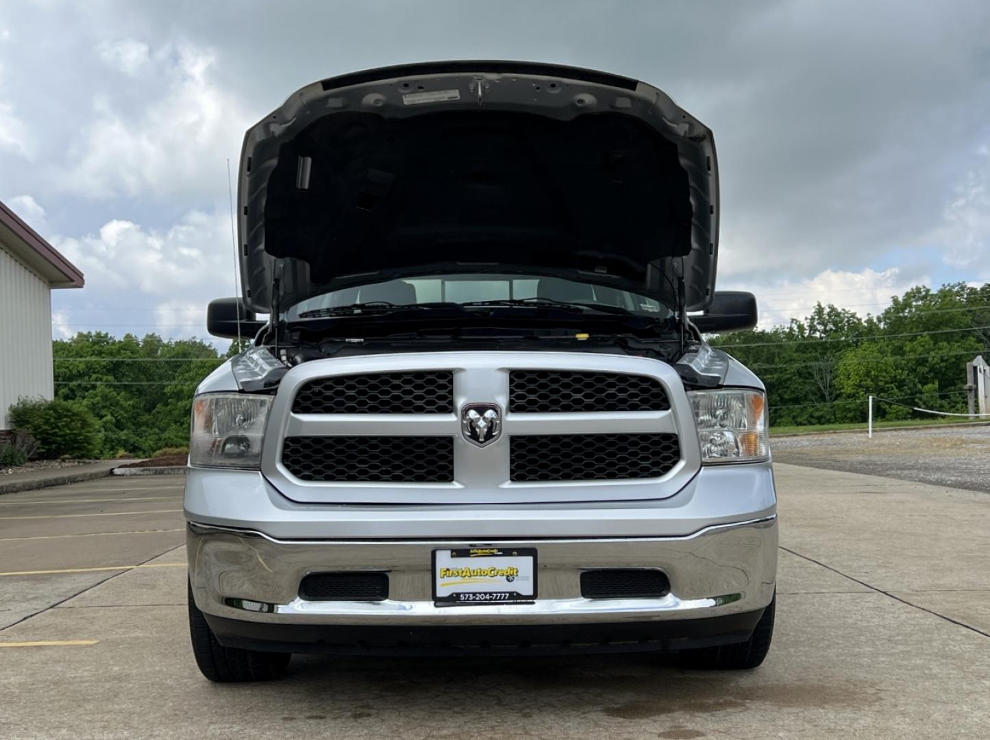 2015 SILVER /Gray Cloth RAM 1500 SLT Quad Cab 2WD (1C6RR6GG5FS) with an 3.6L V6 engine, Automatic transmission, located at 506 S. Kingshighway, Cape Girardeau, MO, 63703, (573) 235-5000, 37.294994, -89.556206 - 2015 Ram 1500 SLT 96xxx miles Rear Wheel Drive 3.6L V6 Automatic Bluetooth Cruise Power Windows/Locks/Mirrors We have financing available and we accept trades! Fill out a credit application on our website or come by today! If you have any questions, give us a call at (573) 235-5000 or visit - Photo#27