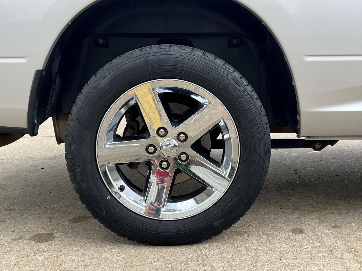 2015 SILVER /Gray Cloth RAM 1500 SLT Quad Cab 2WD (1C6RR6GG5FS) with an 3.6L V6 engine, Automatic transmission, located at 506 S. Kingshighway, Cape Girardeau, MO, 63703, (573) 235-5000, 37.294994, -89.556206 - 2015 Ram 1500 SLT 96xxx miles Rear Wheel Drive 3.6L V6 Automatic Bluetooth Cruise Power Windows/Locks/Mirrors We have financing available and we accept trades! Fill out a credit application on our website or come by today! If you have any questions, give us a call at (573) 235-5000 or visit - Photo#32