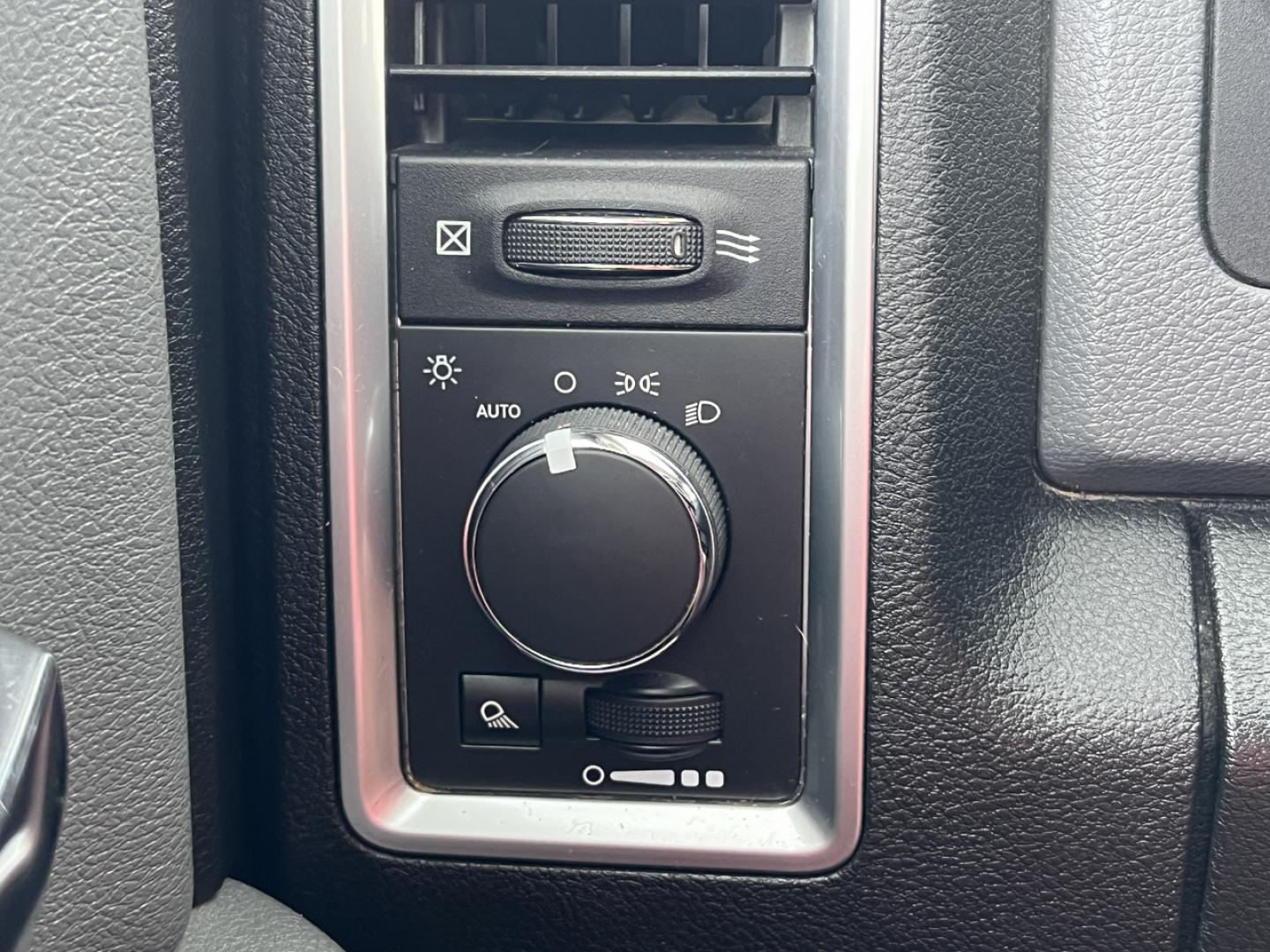 2015 SILVER /Gray Cloth RAM 1500 SLT Quad Cab 2WD (1C6RR6GG5FS) with an 3.6L V6 engine, Automatic transmission, located at 506 S. Kingshighway, Cape Girardeau, MO, 63703, (573) 235-5000, 37.294994, -89.556206 - 2015 Ram 1500 SLT 96xxx miles Rear Wheel Drive 3.6L V6 Automatic Bluetooth Cruise Power Windows/Locks/Mirrors We have financing available and we accept trades! Fill out a credit application on our website or come by today! If you have any questions, give us a call at (573) 235-5000 or visit - Photo#24