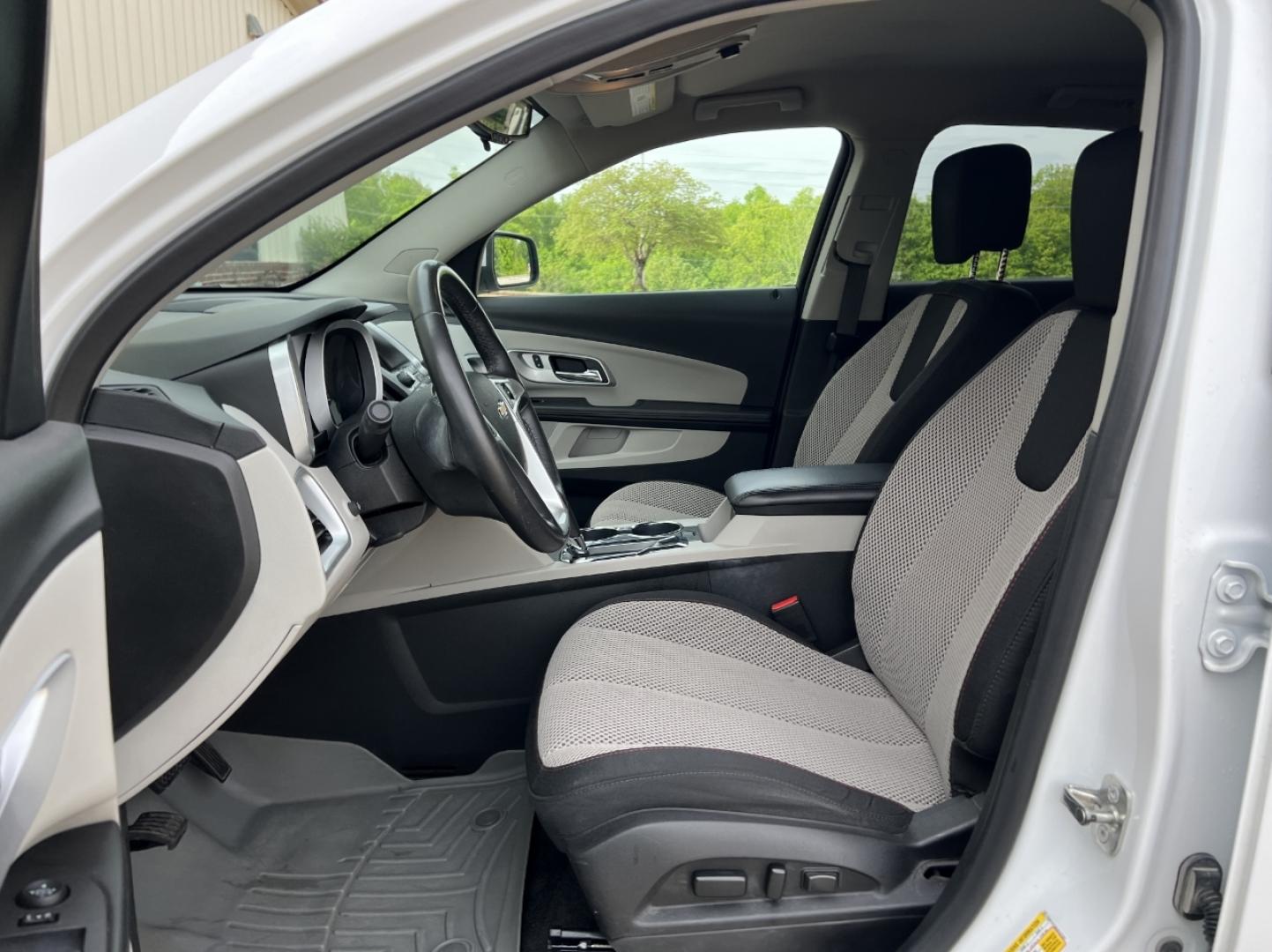 2016 WHITE /Black Cloth Chevrolet Equinox LT AWD (2GNFLFE36G6) with an 3.6L V6 engine, Automatic transmission, located at 2990 Old Orchard Rd., Jackson, MO, 63755, 37.354214, -89.612106 - 2016 Chevrolet Equinox LT 129xxx miles All Wheel Drive 3.6L V6 Automatic Navigation Power Driver Seat Heated Seats Backup Camera Bluetooth Remote Start Cruise Power Windows/Locks/Mirrors We have financing available and we accept trades! Fill out a credit application on our website or co - Photo#15