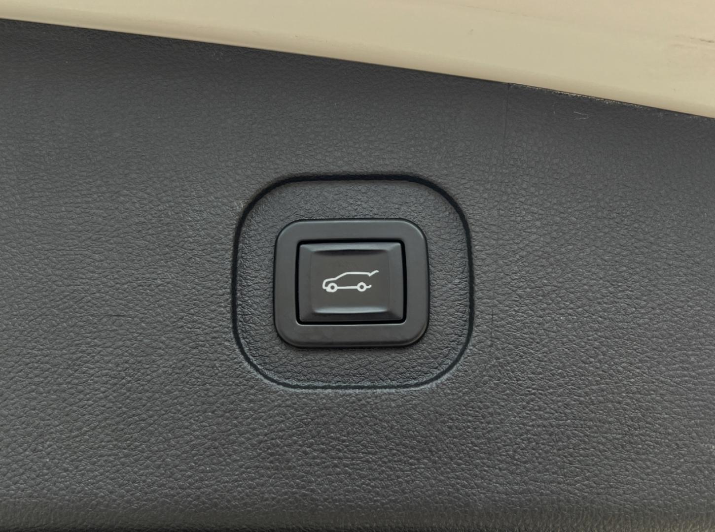 2016 WHITE /Black Cloth Chevrolet Equinox LT AWD (2GNFLFE36G6) with an 3.6L V6 engine, Automatic transmission, located at 2990 Old Orchard Rd., Jackson, MO, 63755, 37.354214, -89.612106 - 2016 Chevrolet Equinox LT 129xxx miles All Wheel Drive 3.6L V6 Automatic Navigation Power Driver Seat Heated Seats Backup Camera Bluetooth Remote Start Cruise Power Windows/Locks/Mirrors We have financing available and we accept trades! Fill out a credit application on our website or co - Photo#22