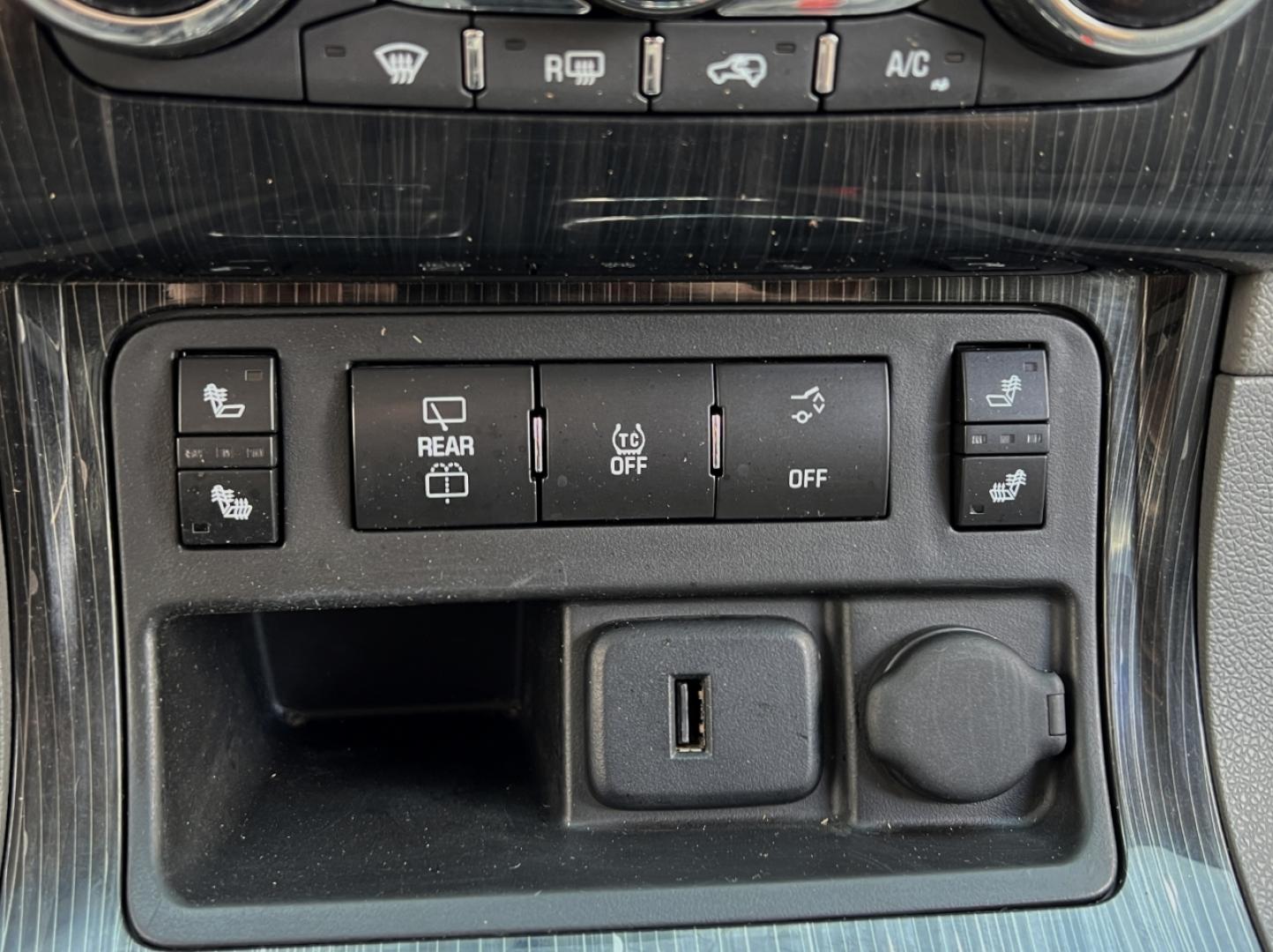 2017 BLACK /Gray Cloth Chevrolet Traverse 2LT AWD (1GNKVHKD0HJ) with an 3.6L V6 engine, Automatic transmission, located at 2990 Old Orchard Rd., Jackson, MO, 63755, 37.354214, -89.612106 - 2017 Chevrolet Traverse LT 174xxx miles All Wheel Drive 3.6L V6 Automatic 3rd Row Backup Camera Power Driver Seat Heated Seats Bluetooth Remote Start Cruise Power Windows/Locks/Mirrors We have financing available and we accept trades! Fill out a credit application on our website or come - Photo#3