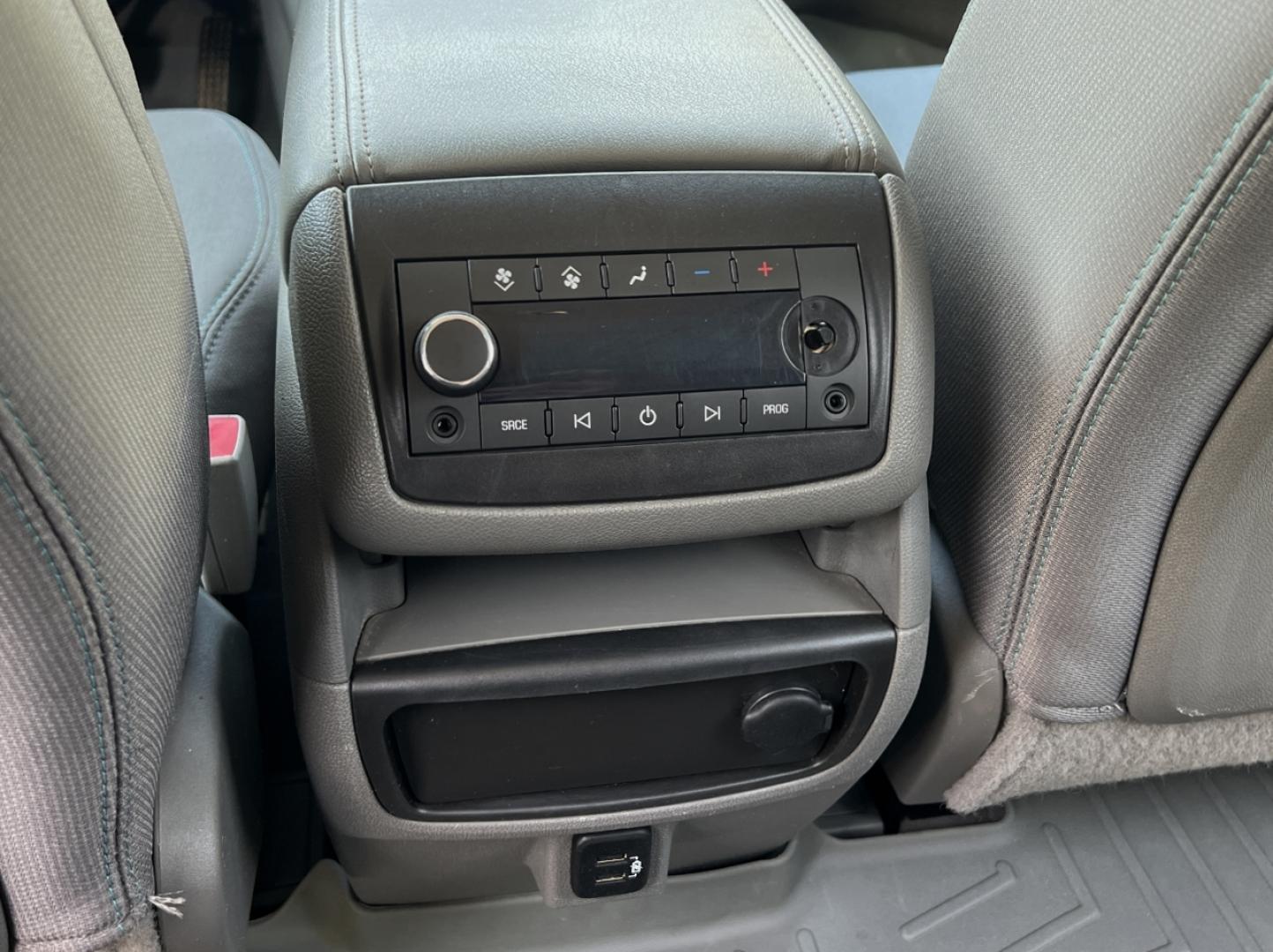 2017 BLACK /Gray Cloth Chevrolet Traverse 2LT AWD (1GNKVHKD0HJ) with an 3.6L V6 engine, Automatic transmission, located at 2990 Old Orchard Rd., Jackson, MO, 63755, 37.354214, -89.612106 - 2017 Chevrolet Traverse LT 174xxx miles All Wheel Drive 3.6L V6 Automatic 3rd Row Backup Camera Power Driver Seat Heated Seats Bluetooth Remote Start Cruise Power Windows/Locks/Mirrors We have financing available and we accept trades! Fill out a credit application on our website or come - Photo#33