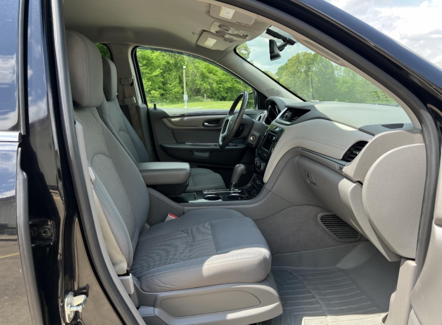 2017 BLACK /Gray Cloth Chevrolet Traverse 2LT AWD (1GNKVHKD0HJ) with an 3.6L V6 engine, Automatic transmission, located at 2990 Old Orchard Rd., Jackson, MO, 63755, 37.354214, -89.612106 - 2017 Chevrolet Traverse LT 174xxx miles All Wheel Drive 3.6L V6 Automatic 3rd Row Backup Camera Power Driver Seat Heated Seats Bluetooth Remote Start Cruise Power Windows/Locks/Mirrors We have financing available and we accept trades! Fill out a credit application on our website or come - Photo#16