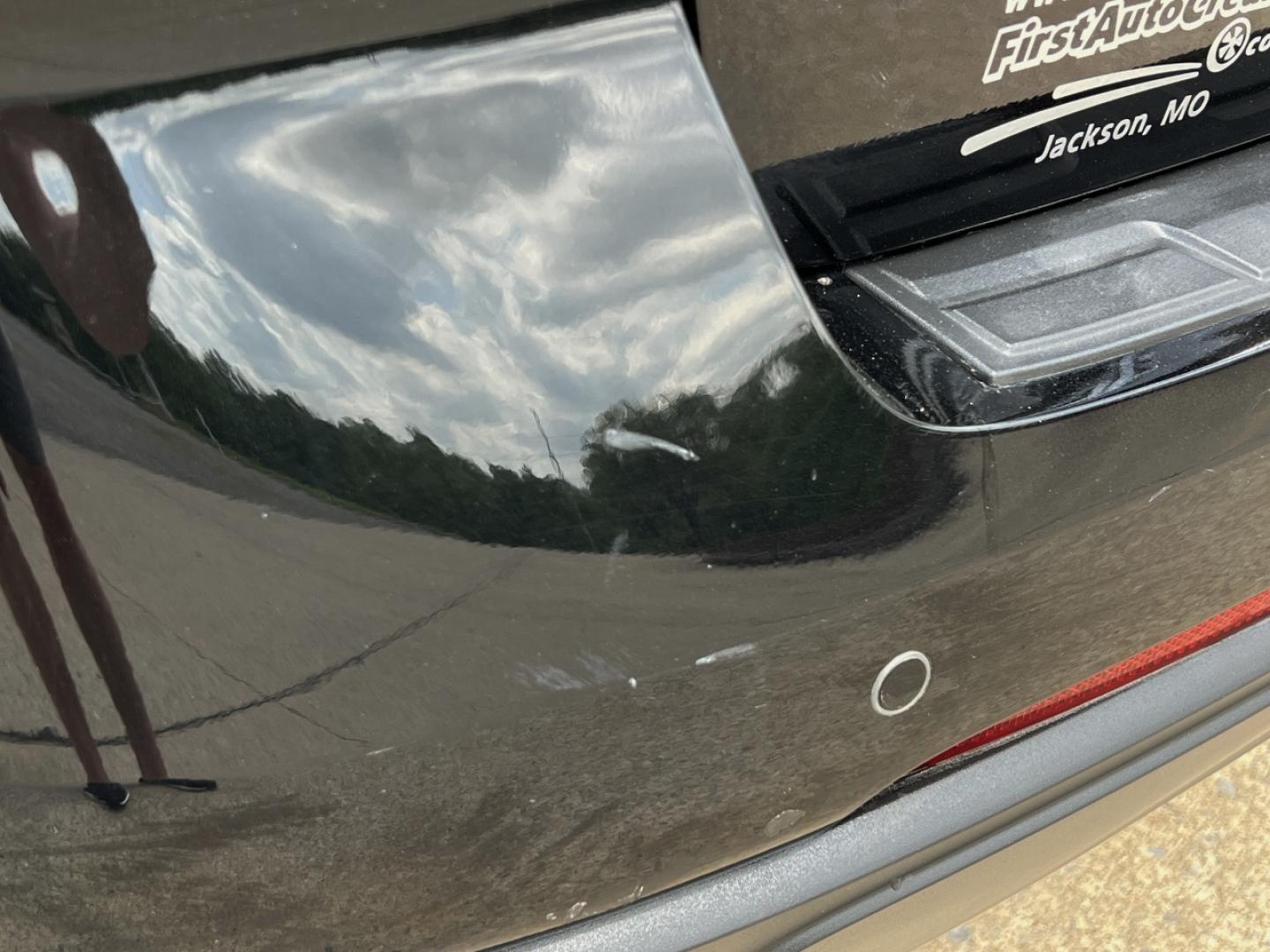 2017 BLACK /Gray Cloth Chevrolet Traverse 2LT AWD (1GNKVHKD0HJ) with an 3.6L V6 engine, Automatic transmission, located at 2990 Old Orchard Rd., Jackson, MO, 63755, 37.354214, -89.612106 - 2017 Chevrolet Traverse LT 174xxx miles All Wheel Drive 3.6L V6 Automatic 3rd Row Backup Camera Power Driver Seat Heated Seats Bluetooth Remote Start Cruise Power Windows/Locks/Mirrors We have financing available and we accept trades! Fill out a credit application on our website or come - Photo#43