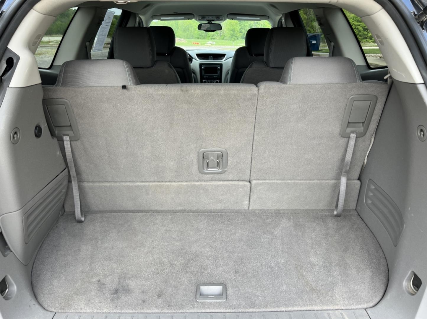 2017 BLACK /Gray Cloth Chevrolet Traverse 2LT AWD (1GNKVHKD0HJ) with an 3.6L V6 engine, Automatic transmission, located at 2990 Old Orchard Rd., Jackson, MO, 63755, 37.354214, -89.612106 - 2017 Chevrolet Traverse LT 174xxx miles All Wheel Drive 3.6L V6 Automatic 3rd Row Backup Camera Power Driver Seat Heated Seats Bluetooth Remote Start Cruise Power Windows/Locks/Mirrors We have financing available and we accept trades! Fill out a credit application on our website or come - Photo#21