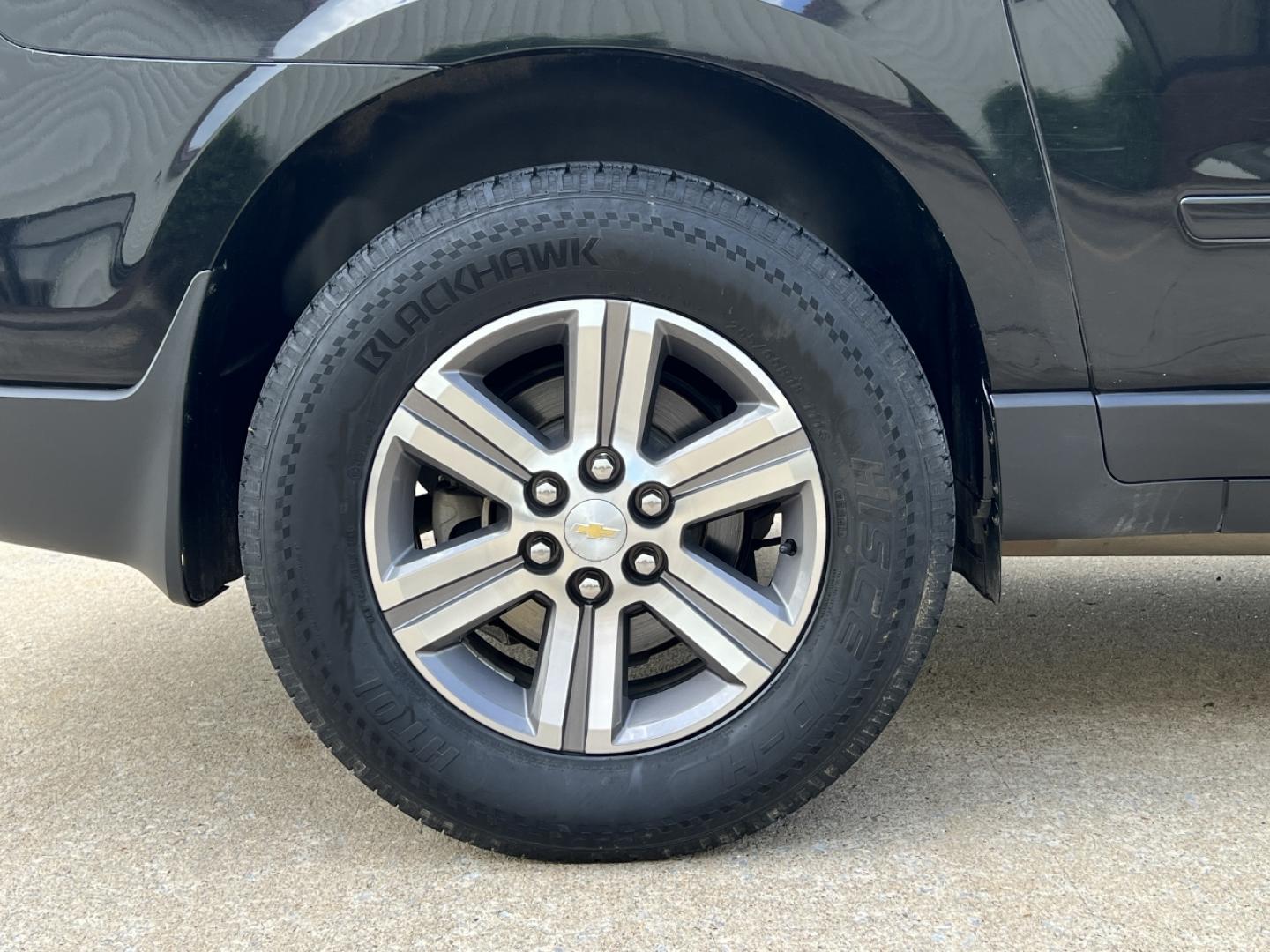 2017 BLACK /Gray Cloth Chevrolet Traverse 2LT AWD (1GNKVHKD0HJ) with an 3.6L V6 engine, Automatic transmission, located at 2990 Old Orchard Rd., Jackson, MO, 63755, 37.354214, -89.612106 - 2017 Chevrolet Traverse LT 174xxx miles All Wheel Drive 3.6L V6 Automatic 3rd Row Backup Camera Power Driver Seat Heated Seats Bluetooth Remote Start Cruise Power Windows/Locks/Mirrors We have financing available and we accept trades! Fill out a credit application on our website or come - Photo#40
