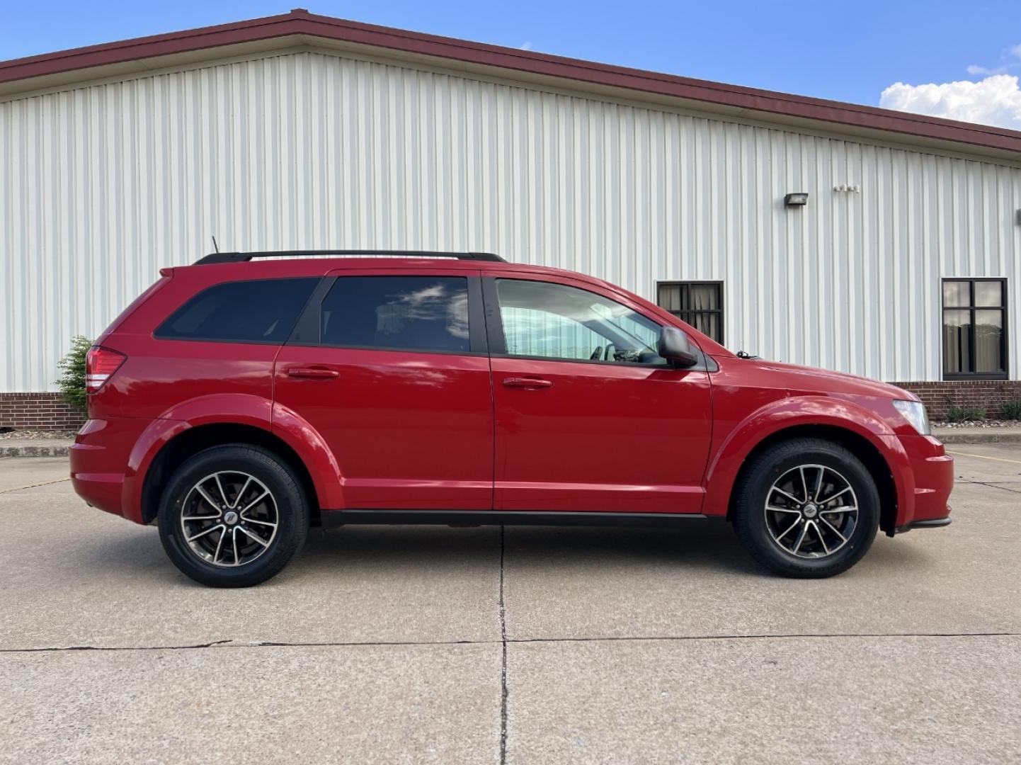 2018 RED /Black Cloth Dodge Journey SE (3C4PDCAB3JT) with an 2.4L 4 Cyl. engine, Automatic transmission, located at 2990 Old Orchard Rd., Jackson, MO, 63755, 37.354214, -89.612106 - 2018 Dodge Journey SE 88xxx miles Front Wheel Drive 2.4L 4 Cyl. Automatic 3rd Row Backup Camera Cruise Power Windows/Locks/Mirrors We have financing available and we accept trades! Fill out a credit application on our website or come by today! If you have any questions, give us a call at ( - Photo#5