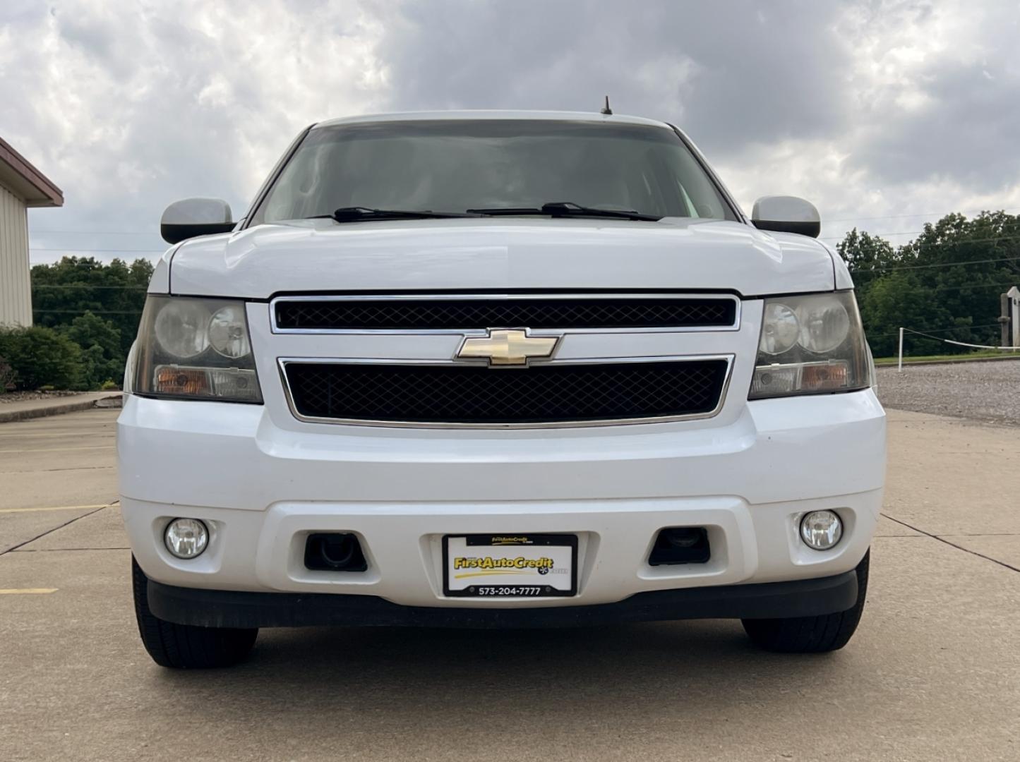 2010 WHITE /Gray Leather Chevrolet Tahoe LT 4WD (1GNUKBE04AR) with an 5.3L V8 engine, Automatic transmission, located at 2990 Old Orchard Rd., Jackson, MO, 63755, 37.354214, -89.612106 - 2010 Chevrolet Tahoe 1500 LT 190xxx miles 4 Wheel Drive 5.3L V8 Automatic Leather 3rd Row Power Seats Cruise Remote Start Power Windows/Locks/Mirrors We have financing available and we accept trades! Fill out a credit application on our website or come by today! If you have any questions - Photo#15