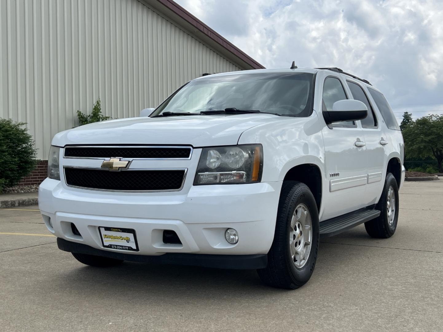 2010 WHITE /Gray Leather Chevrolet Tahoe LT 4WD (1GNUKBE04AR) with an 5.3L V8 engine, Automatic transmission, located at 2990 Old Orchard Rd., Jackson, MO, 63755, 37.354214, -89.612106 - 2010 Chevrolet Tahoe 1500 LT 190xxx miles 4 Wheel Drive 5.3L V8 Automatic Leather 3rd Row Power Seats Cruise Remote Start Power Windows/Locks/Mirrors We have financing available and we accept trades! Fill out a credit application on our website or come by today! If you have any questions - Photo#9