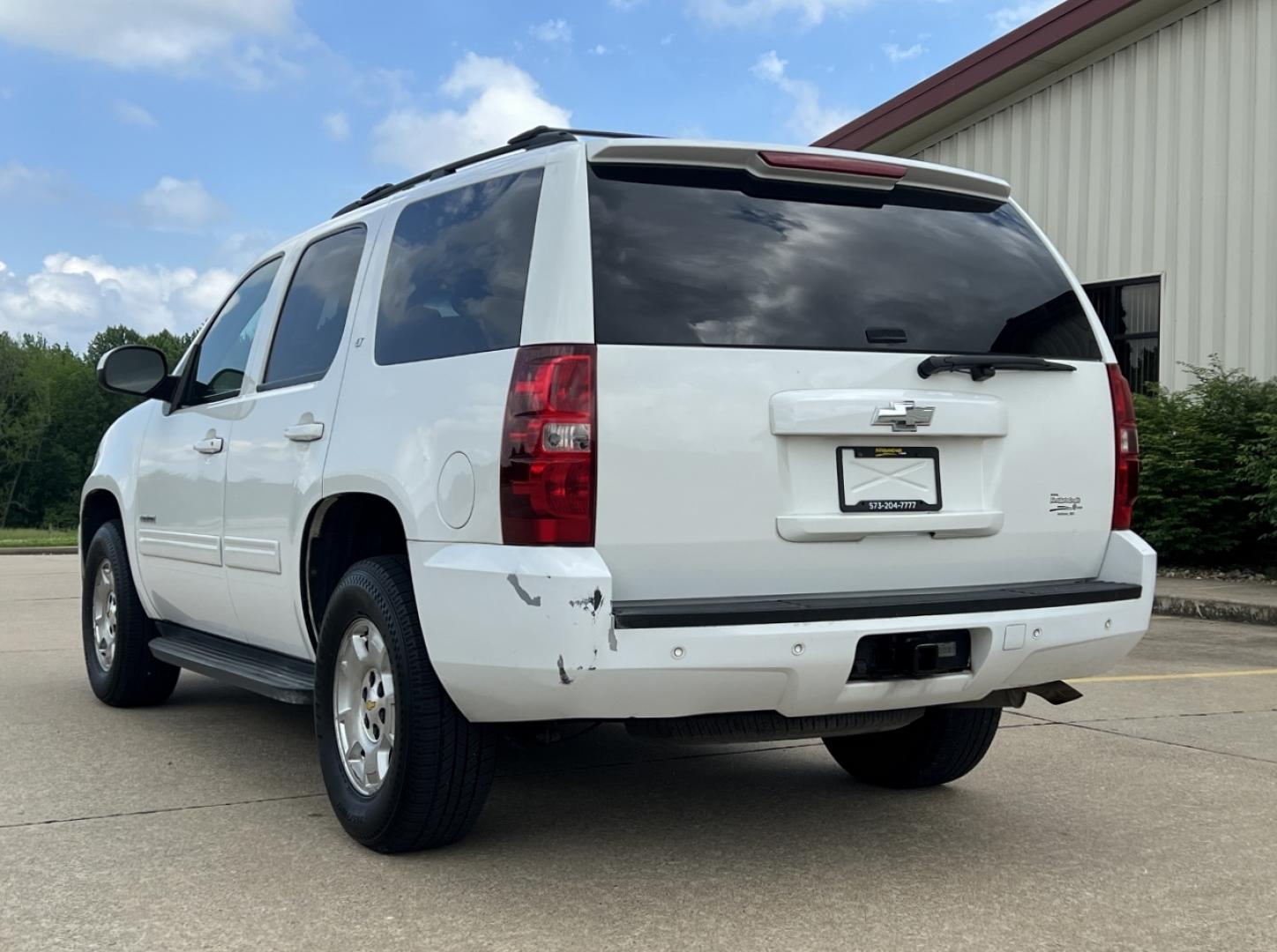 2010 WHITE /Gray Leather Chevrolet Tahoe LT 4WD (1GNUKBE04AR) with an 5.3L V8 engine, Automatic transmission, located at 2990 Old Orchard Rd., Jackson, MO, 63755, 37.354214, -89.612106 - 2010 Chevrolet Tahoe 1500 LT 190xxx miles 4 Wheel Drive 5.3L V8 Automatic Leather 3rd Row Power Seats Cruise Remote Start Power Windows/Locks/Mirrors We have financing available and we accept trades! Fill out a credit application on our website or come by today! If you have any questions - Photo#13