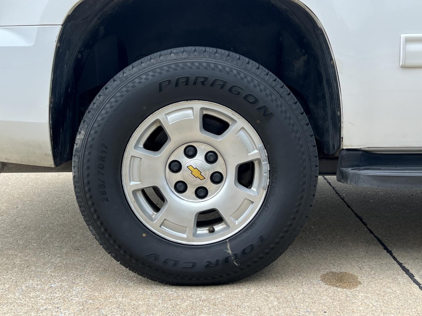 2010 WHITE /Gray Leather Chevrolet Tahoe LT 4WD (1GNUKBE04AR) with an 5.3L V8 engine, Automatic transmission, located at 2990 Old Orchard Rd., Jackson, MO, 63755, 37.354214, -89.612106 - 2010 Chevrolet Tahoe 1500 LT 190xxx miles 4 Wheel Drive 5.3L V8 Automatic Leather 3rd Row Power Seats Cruise Remote Start Power Windows/Locks/Mirrors We have financing available and we accept trades! Fill out a credit application on our website or come by today! If you have any questions - Photo#35
