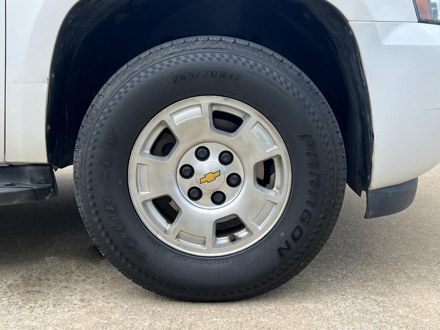 2010 WHITE /Gray Leather Chevrolet Tahoe LT 4WD (1GNUKBE04AR) with an 5.3L V8 engine, Automatic transmission, located at 2990 Old Orchard Rd., Jackson, MO, 63755, 37.354214, -89.612106 - 2010 Chevrolet Tahoe 1500 LT 190xxx miles 4 Wheel Drive 5.3L V8 Automatic Leather 3rd Row Power Seats Cruise Remote Start Power Windows/Locks/Mirrors We have financing available and we accept trades! Fill out a credit application on our website or come by today! If you have any questions - Photo#36