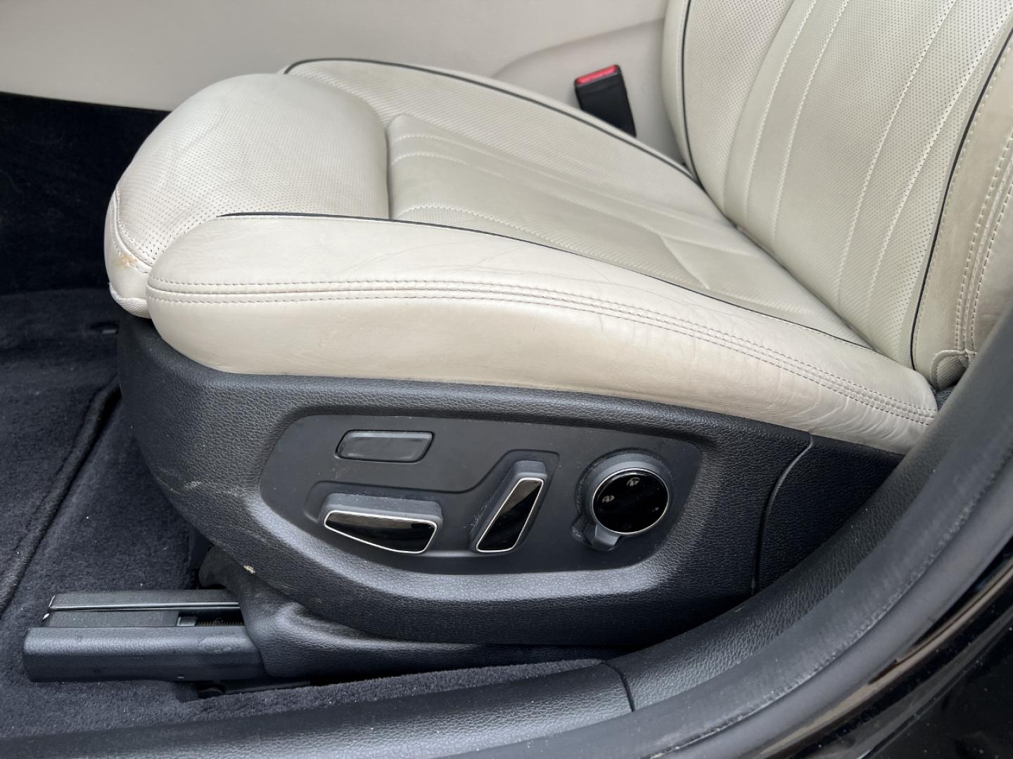 2016 BLACK /Tan Leather Hyundai Genesis 3.8L (KMHGN4JE3GU) with an 3.8L V6 engine, Automatic transmission, located at 506 S. Kingshighway, Cape Girardeau, MO, 63703, (573) 235-5000, 37.294994, -89.556206 - 2016 Hyundai Genesis 1-Owner 120xxx miles Rear Wheel Drive 3.8L V6 Automatic Leather Navigation Backup Camera Power/Heated/Cooled Seats Heated Steering Wheel Sunroof Bluetooth Cruise Power Windows/Locks/Mirrors We have financing available and we accept trades! Fill out a credit applic - Photo#6