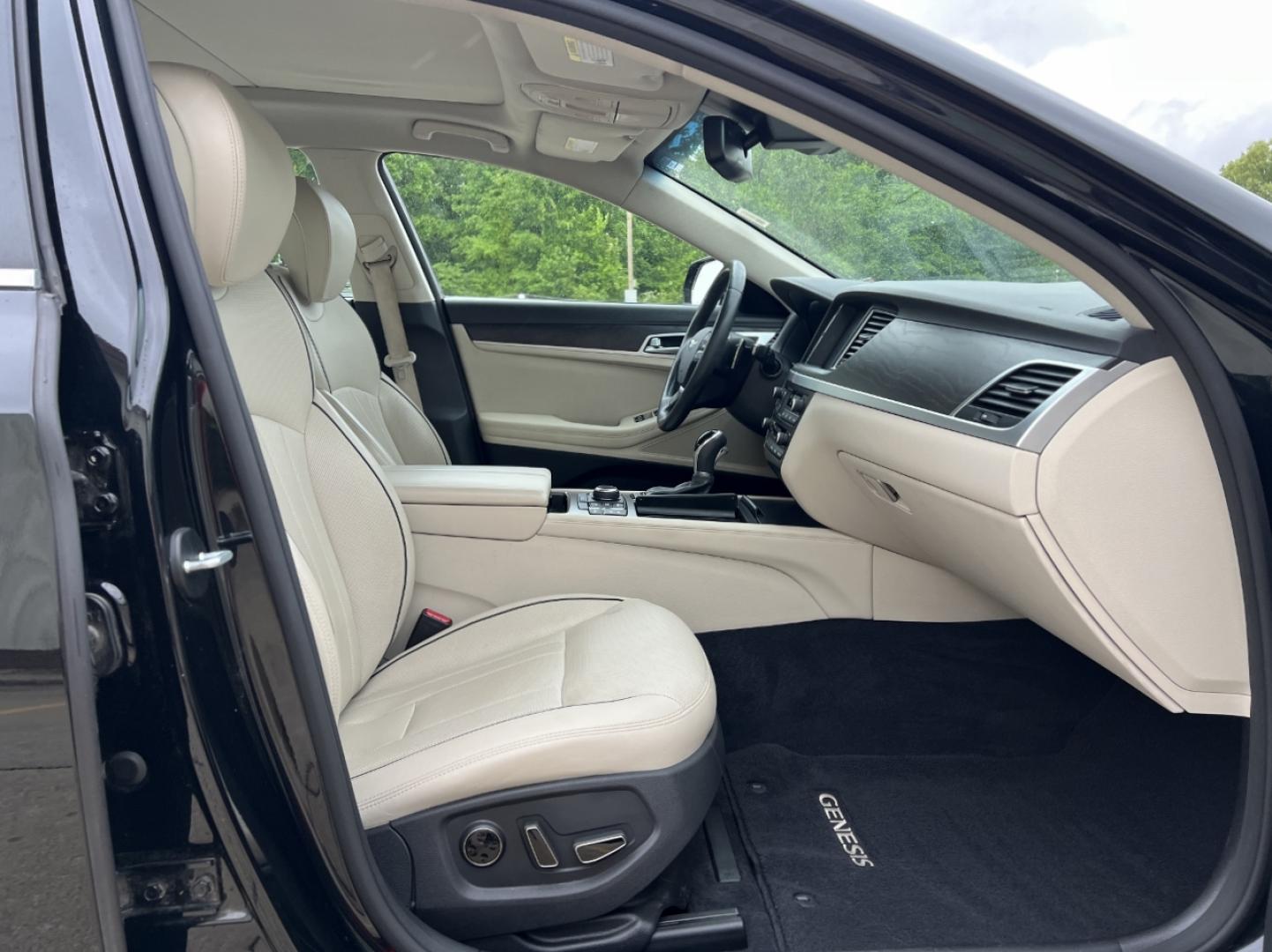 2016 BLACK /Tan Leather Hyundai Genesis 3.8L (KMHGN4JE3GU) with an 3.8L V6 engine, Automatic transmission, located at 506 S. Kingshighway, Cape Girardeau, MO, 63703, (573) 235-5000, 37.294994, -89.556206 - 2016 Hyundai Genesis 1-Owner 120xxx miles Rear Wheel Drive 3.8L V6 Automatic Leather Navigation Backup Camera Power/Heated/Cooled Seats Heated Steering Wheel Sunroof Bluetooth Cruise Power Windows/Locks/Mirrors We have financing available and we accept trades! Fill out a credit applic - Photo#17