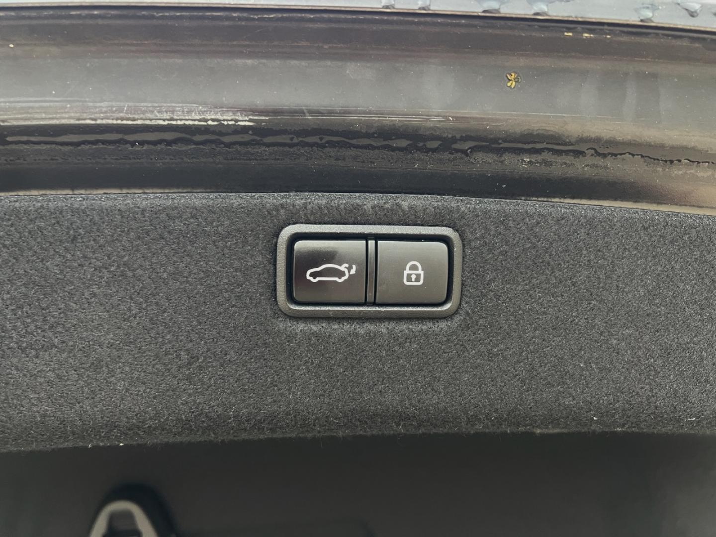 2016 BLACK /Tan Leather Hyundai Genesis 3.8L (KMHGN4JE3GU) with an 3.8L V6 engine, Automatic transmission, located at 506 S. Kingshighway, Cape Girardeau, MO, 63703, (573) 235-5000, 37.294994, -89.556206 - 2016 Hyundai Genesis 1-Owner 120xxx miles Rear Wheel Drive 3.8L V6 Automatic Leather Navigation Backup Camera Power/Heated/Cooled Seats Heated Steering Wheel Sunroof Bluetooth Cruise Power Windows/Locks/Mirrors We have financing available and we accept trades! Fill out a credit applic - Photo#22