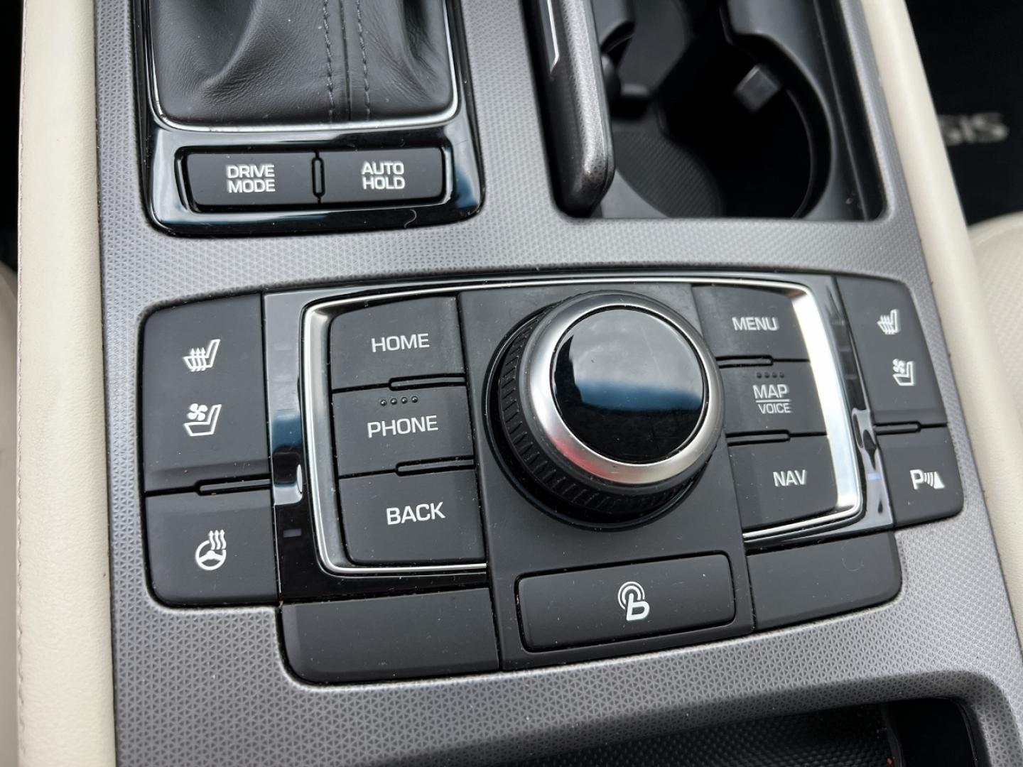 2016 BLACK /Tan Leather Hyundai Genesis 3.8L (KMHGN4JE3GU) with an 3.8L V6 engine, Automatic transmission, located at 506 S. Kingshighway, Cape Girardeau, MO, 63703, (573) 235-5000, 37.294994, -89.556206 - 2016 Hyundai Genesis 1-Owner 120xxx miles Rear Wheel Drive 3.8L V6 Automatic Leather Navigation Backup Camera Power/Heated/Cooled Seats Heated Steering Wheel Sunroof Bluetooth Cruise Power Windows/Locks/Mirrors We have financing available and we accept trades! Fill out a credit applic - Photo#4