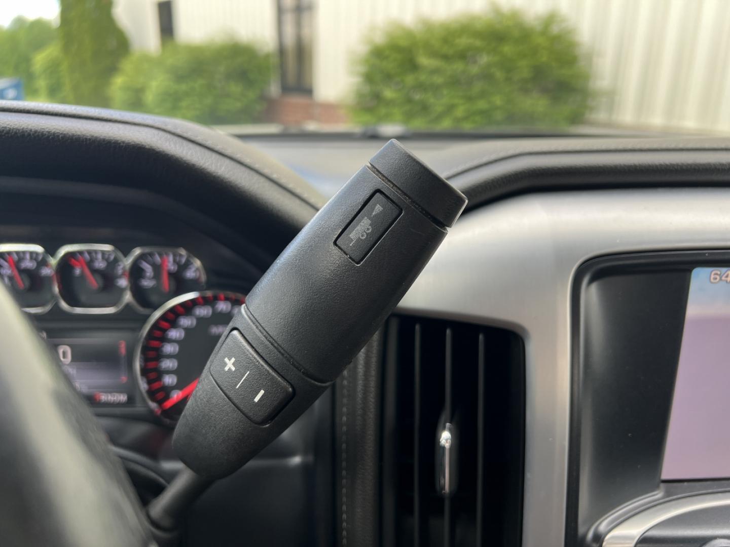 2015 GRAY /Black Leather GMC Sierra 1500 SLT Crew Cab 4x4 (3GTU2VEC2FG) with an 5.3L V8 engine, Automatic transmission, located at 506 S. Kingshighway, Cape Girardeau, MO, 63703, (573) 235-5000, 37.294994, -89.556206 - 2015 GMC Sierra 1500 SLT 1-Owner 123xxx miles 4x4 5.3L V8 Automatic Leather Navigation Power/Heated/Cooled Seats Backup Camera Bluetooth Remote Start Cruise Power Windows/Locks/Mirrors We have financing available and we accept trades! Fill out a credit application on our website or com - Photo#26