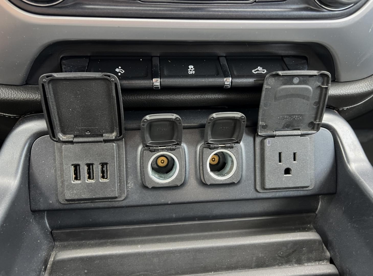 2015 GRAY /Black Leather GMC Sierra 1500 SLT Crew Cab 4x4 (3GTU2VEC2FG) with an 5.3L V8 engine, Automatic transmission, located at 506 S. Kingshighway, Cape Girardeau, MO, 63703, (573) 235-5000, 37.294994, -89.556206 - 2015 GMC Sierra 1500 SLT 1-Owner 123xxx miles 4x4 5.3L V8 Automatic Leather Navigation Power/Heated/Cooled Seats Backup Camera Bluetooth Remote Start Cruise Power Windows/Locks/Mirrors We have financing available and we accept trades! Fill out a credit application on our website or com - Photo#27