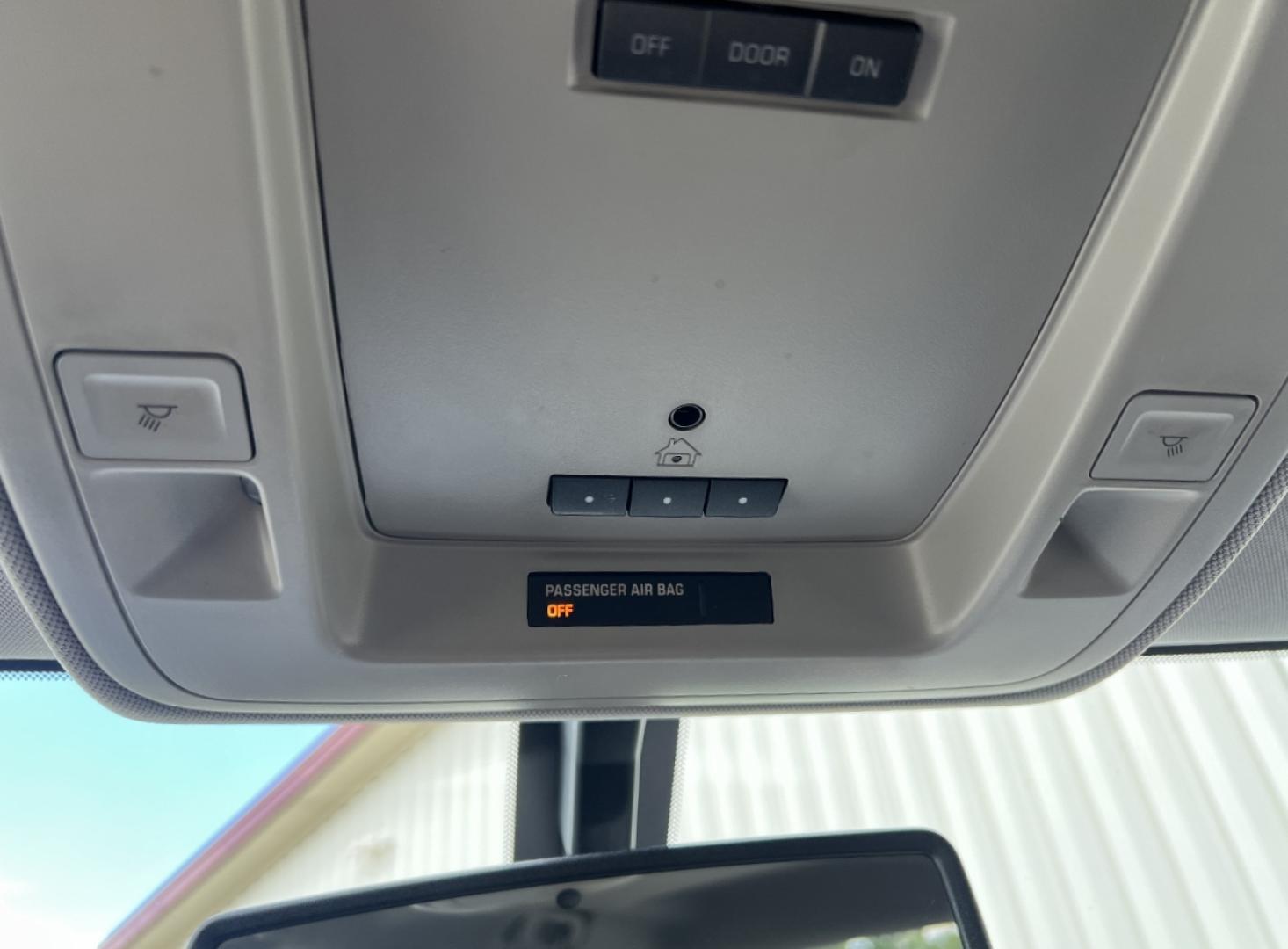 2015 GRAY /Black Leather GMC Sierra 1500 SLT Crew Cab 4x4 (3GTU2VEC2FG) with an 5.3L V8 engine, Automatic transmission, located at 506 S. Kingshighway, Cape Girardeau, MO, 63703, (573) 235-5000, 37.294994, -89.556206 - 2015 GMC Sierra 1500 SLT 1-Owner 123xxx miles 4x4 5.3L V8 Automatic Leather Navigation Power/Heated/Cooled Seats Backup Camera Bluetooth Remote Start Cruise Power Windows/Locks/Mirrors We have financing available and we accept trades! Fill out a credit application on our website or com - Photo#30