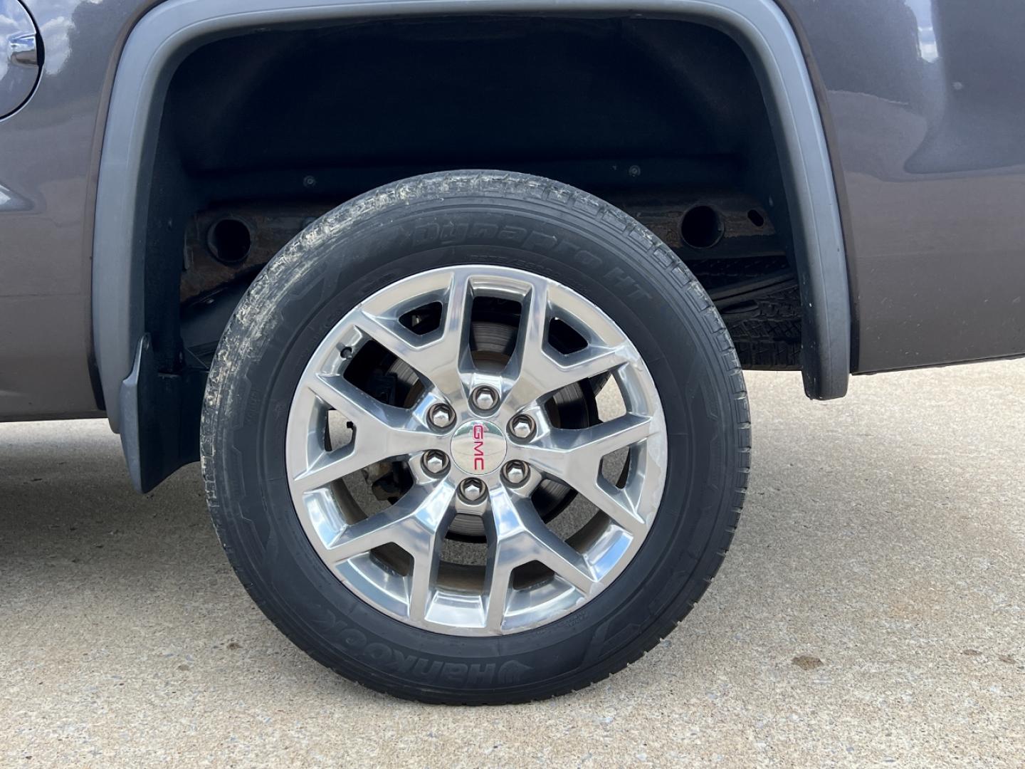 2015 GRAY /Black Leather GMC Sierra 1500 SLT Crew Cab 4x4 (3GTU2VEC2FG) with an 5.3L V8 engine, Automatic transmission, located at 506 S. Kingshighway, Cape Girardeau, MO, 63703, (573) 235-5000, 37.294994, -89.556206 - 2015 GMC Sierra 1500 SLT 1-Owner 123xxx miles 4x4 5.3L V8 Automatic Leather Navigation Power/Heated/Cooled Seats Backup Camera Bluetooth Remote Start Cruise Power Windows/Locks/Mirrors We have financing available and we accept trades! Fill out a credit application on our website or com - Photo#38