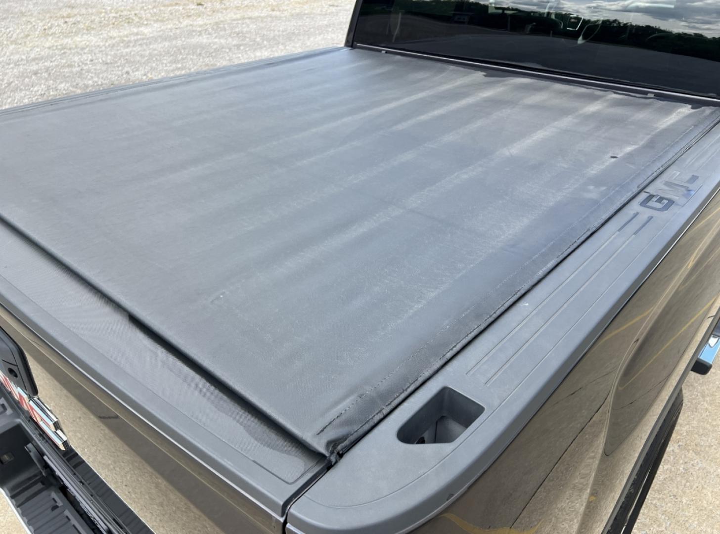 2015 GRAY /Black Leather GMC Sierra 1500 SLT Crew Cab 4x4 (3GTU2VEC2FG) with an 5.3L V8 engine, Automatic transmission, located at 506 S. Kingshighway, Cape Girardeau, MO, 63703, (573) 235-5000, 37.294994, -89.556206 - 2015 GMC Sierra 1500 SLT 1-Owner 123xxx miles 4x4 5.3L V8 Automatic Leather Navigation Power/Heated/Cooled Seats Backup Camera Bluetooth Remote Start Cruise Power Windows/Locks/Mirrors We have financing available and we accept trades! Fill out a credit application on our website or com - Photo#23