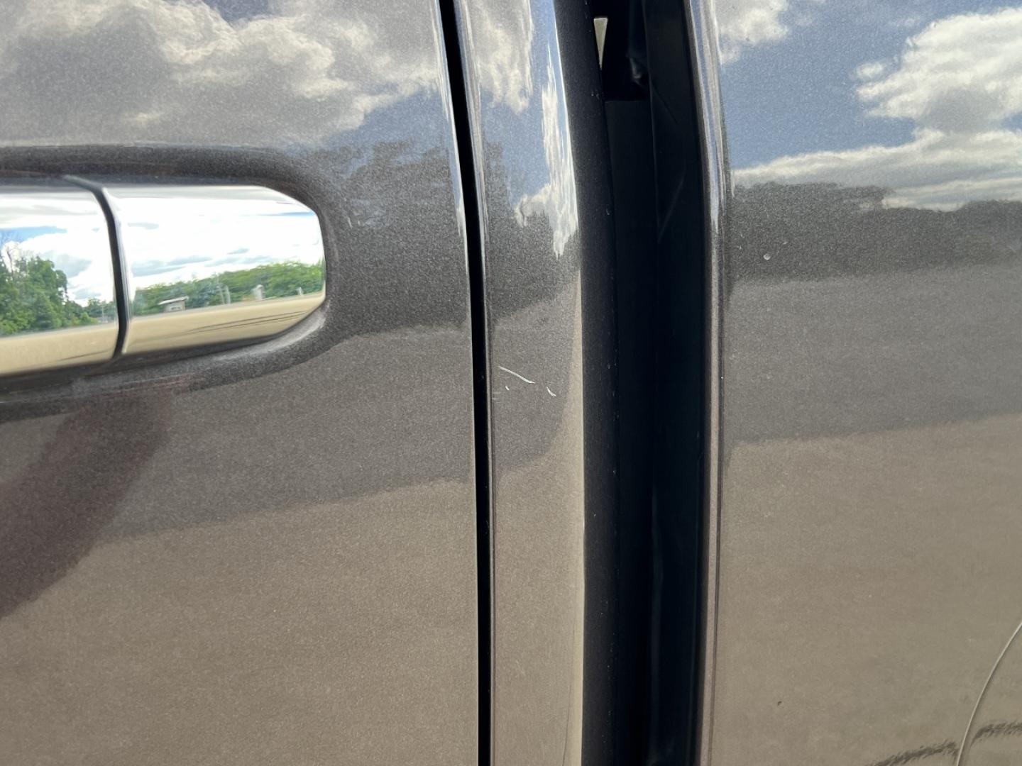 2015 GRAY /Black Leather GMC Sierra 1500 SLT Crew Cab 4x4 (3GTU2VEC2FG) with an 5.3L V8 engine, Automatic transmission, located at 506 S. Kingshighway, Cape Girardeau, MO, 63703, (573) 235-5000, 37.294994, -89.556206 - 2015 GMC Sierra 1500 SLT 1-Owner 123xxx miles 4x4 5.3L V8 Automatic Leather Navigation Power/Heated/Cooled Seats Backup Camera Bluetooth Remote Start Cruise Power Windows/Locks/Mirrors We have financing available and we accept trades! Fill out a credit application on our website or com - Photo#46