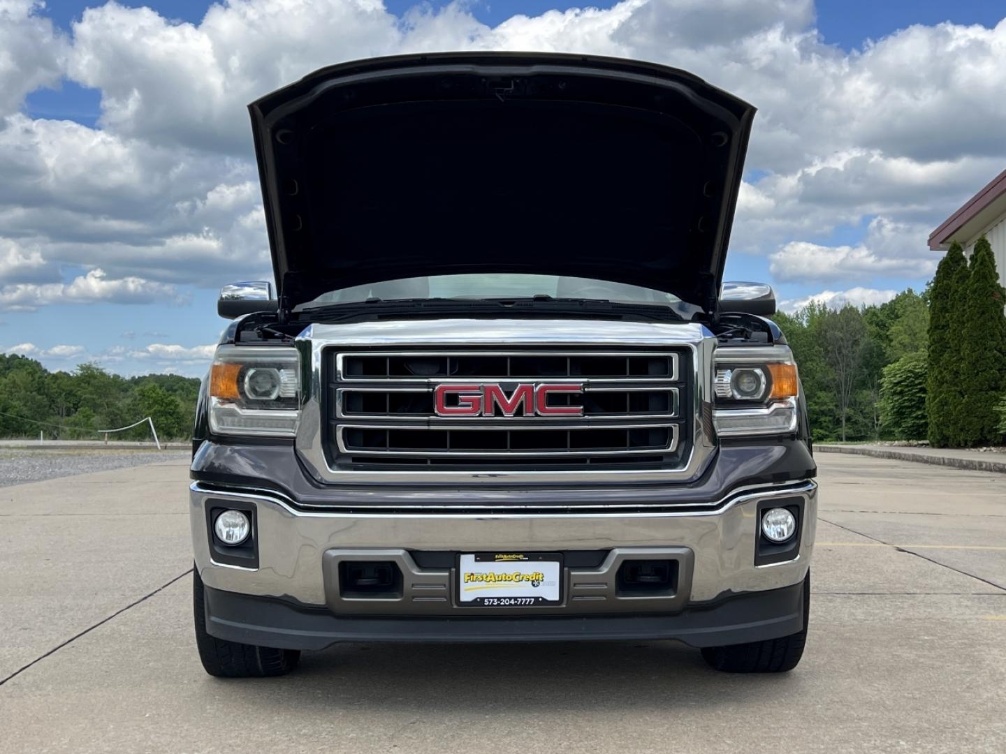 2015 GRAY /Black Leather GMC Sierra 1500 SLT Crew Cab 4x4 (3GTU2VEC2FG) with an 5.3L V8 engine, Automatic transmission, located at 506 S. Kingshighway, Cape Girardeau, MO, 63703, (573) 235-5000, 37.294994, -89.556206 - 2015 GMC Sierra 1500 SLT 1-Owner 123xxx miles 4x4 5.3L V8 Automatic Leather Navigation Power/Heated/Cooled Seats Backup Camera Bluetooth Remote Start Cruise Power Windows/Locks/Mirrors We have financing available and we accept trades! Fill out a credit application on our website or com - Photo#34