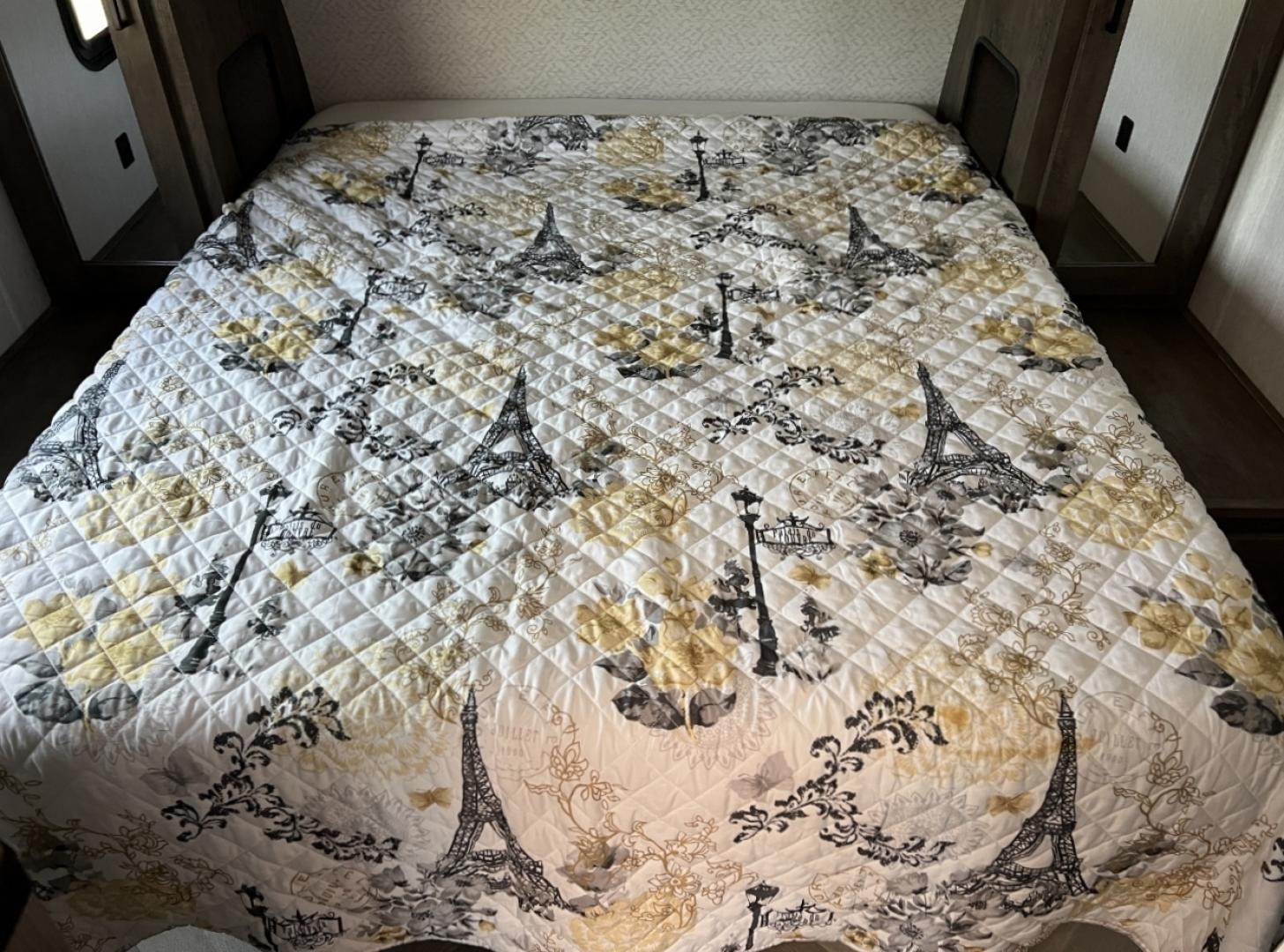 2022 WHITE Forest River Wildwood X Lite 24RLXL (4X4TWDZ24N7) , located at 2990 Old Orchard Rd., Jackson, MO, 63755, 37.354214, -89.612106 - We have financing available and we accept trades! Fill out a credit application on our website or come by today! If you have any questions, give us a call at (573) 204-7777 or visit our website at firstautocredit.com. - Photo#21