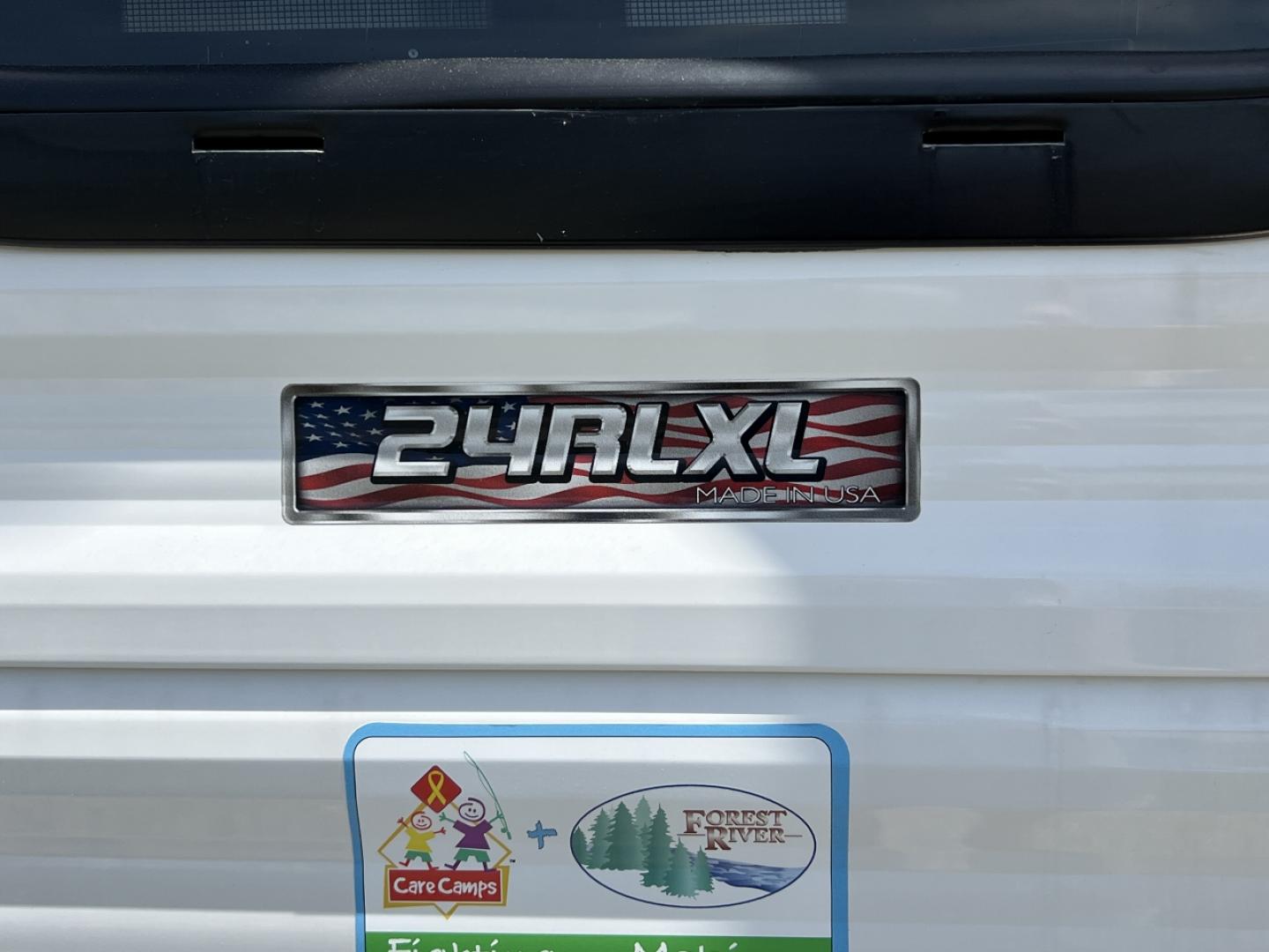 2022 WHITE Forest River Wildwood X Lite 24RLXL (4X4TWDZ24N7) , located at 2990 Old Orchard Rd., Jackson, MO, 63755, 37.354214, -89.612106 - We have financing available and we accept trades! Fill out a credit application on our website or come by today! If you have any questions, give us a call at (573) 204-7777 or visit our website at firstautocredit.com. - Photo#41