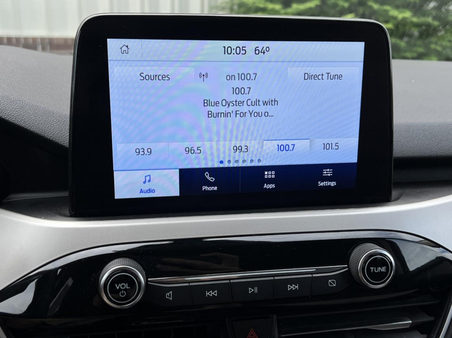 2020 RED /Gray Cloth Ford Escape SE (1FMCU0G65LU) with an 1.5L 3 Cyl. engine, Automatic transmission, located at 2990 Old Orchard Rd., Jackson, MO, 63755, 37.354214, -89.612106 - 2020 Ford Escape SE 1-Owner 105xxx miles Front Wheel Drive 1.5L 3 Cyl. Automatic Backup Camera Heated Seats Power Driver Seat Bluetooth Cruise Power Windows/Locks/Mirrors We have financing available and we accept trades! Fill out a credit application on our website or come by today! If - Photo#25