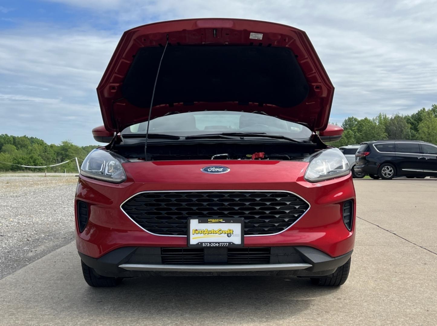 2020 RED /Gray Cloth Ford Escape SE (1FMCU0G65LU) with an 1.5L 3 Cyl. engine, Automatic transmission, located at 2990 Old Orchard Rd., Jackson, MO, 63755, 37.354214, -89.612106 - 2020 Ford Escape SE 1-Owner 105xxx miles Front Wheel Drive 1.5L 3 Cyl. Automatic Backup Camera Heated Seats Power Driver Seat Bluetooth Cruise Power Windows/Locks/Mirrors We have financing available and we accept trades! Fill out a credit application on our website or come by today! If - Photo#31