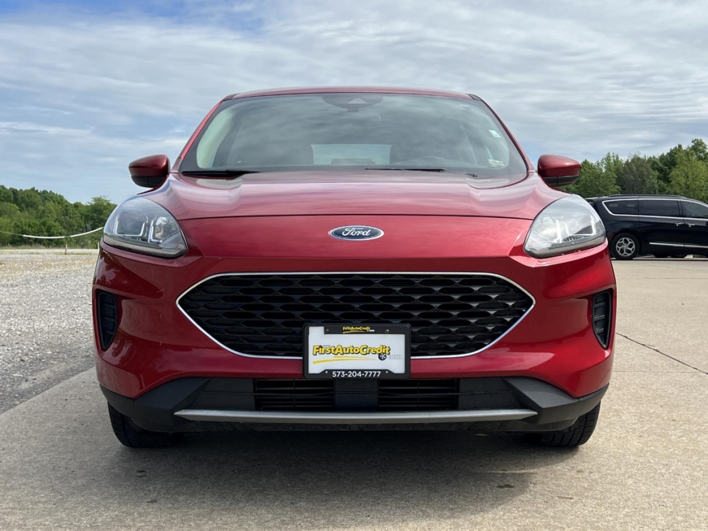 2020 RED /Gray Cloth Ford Escape SE (1FMCU0G65LU) with an 1.5L 3 Cyl. engine, Automatic transmission, located at 2990 Old Orchard Rd., Jackson, MO, 63755, 37.354214, -89.612106 - 2020 Ford Escape SE 1-Owner 105xxx miles Front Wheel Drive 1.5L 3 Cyl. Automatic Backup Camera Heated Seats Power Driver Seat Bluetooth Cruise Power Windows/Locks/Mirrors We have financing available and we accept trades! Fill out a credit application on our website or come by today! If - Photo#11