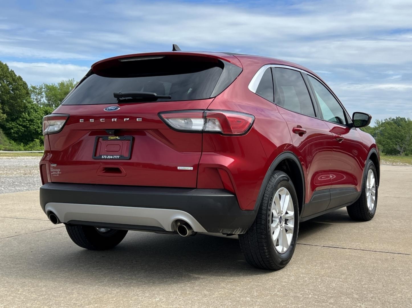 2020 RED /Gray Cloth Ford Escape SE (1FMCU0G65LU) with an 1.5L 3 Cyl. engine, Automatic transmission, located at 2990 Old Orchard Rd., Jackson, MO, 63755, 37.354214, -89.612106 - 2020 Ford Escape SE 1-Owner 105xxx miles Front Wheel Drive 1.5L 3 Cyl. Automatic Backup Camera Heated Seats Power Driver Seat Bluetooth Cruise Power Windows/Locks/Mirrors We have financing available and we accept trades! Fill out a credit application on our website or come by today! If - Photo#8