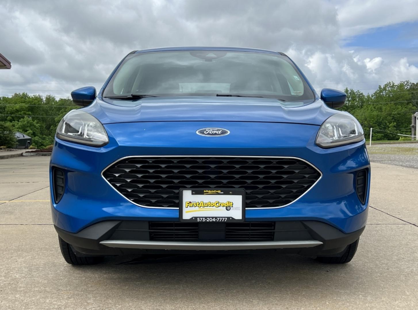 2020 BLUE /Gray Cloth Ford Escape SE (1FMCU0G64LU) with an 1.5L 3 Cyl. engine, Automatic transmission, located at 2990 Old Orchard Rd., Jackson, MO, 63755, 37.354214, -89.612106 - 2020 Ford Escape SE 1-Owner 105xxx miles Front Wheel Drive 1.5L 3 Cyl. Automatic New Tires Backup Camera Power Driver Seat Heated Seats Bluetooth Cruise Power Windows/Locks/Mirrors We have financing available and we accept trades! Fill out a credit application on our website or come by - Photo#11