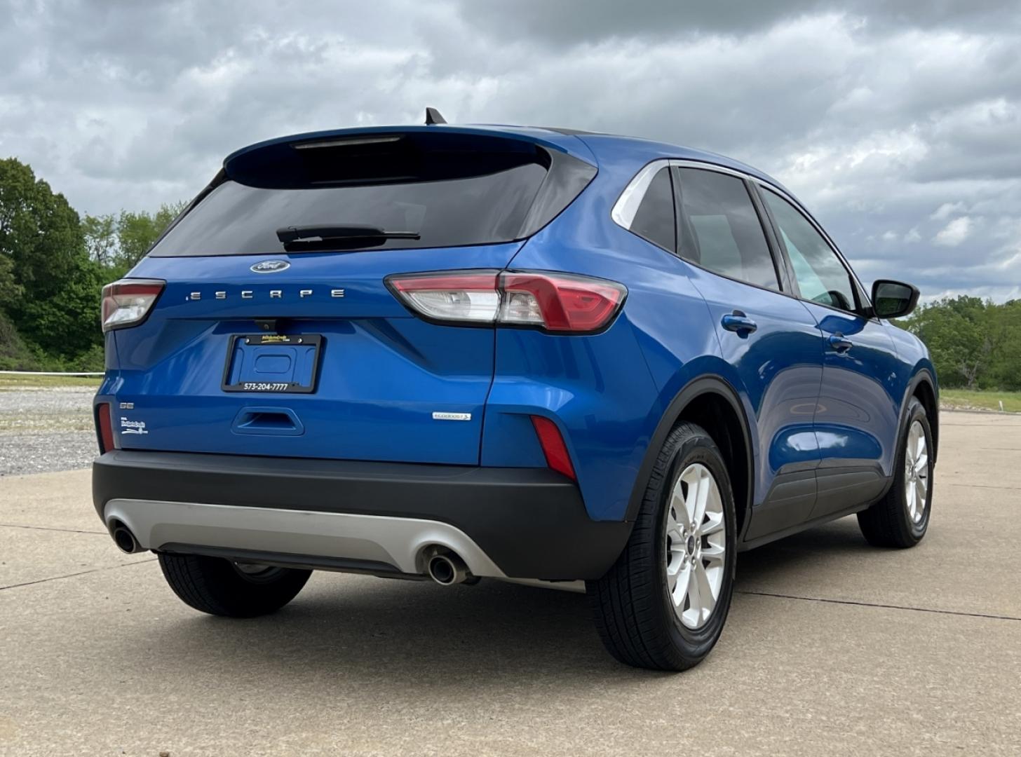 2020 BLUE /Gray Cloth Ford Escape SE (1FMCU0G64LU) with an 1.5L 3 Cyl. engine, Automatic transmission, located at 2990 Old Orchard Rd., Jackson, MO, 63755, 37.354214, -89.612106 - 2020 Ford Escape SE 1-Owner 105xxx miles Front Wheel Drive 1.5L 3 Cyl. Automatic New Tires Backup Camera Power Driver Seat Heated Seats Bluetooth Cruise Power Windows/Locks/Mirrors We have financing available and we accept trades! Fill out a credit application on our website or come by - Photo#8