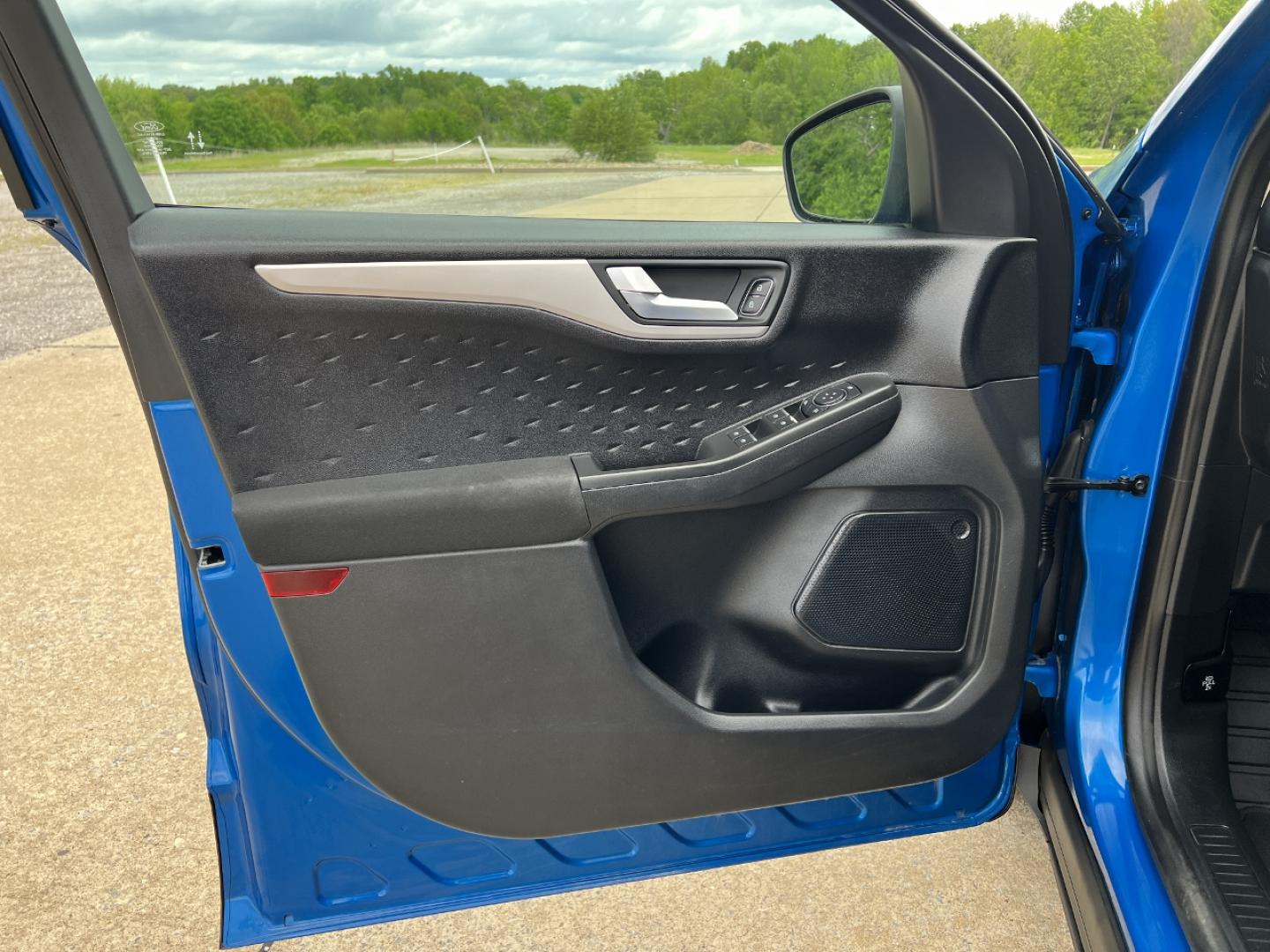 2020 BLUE /Gray Cloth Ford Escape SE (1FMCU0G64LU) with an 1.5L 3 Cyl. engine, Automatic transmission, located at 2990 Old Orchard Rd., Jackson, MO, 63755, 37.354214, -89.612106 - 2020 Ford Escape SE 1-Owner 105xxx miles Front Wheel Drive 1.5L 3 Cyl. Automatic New Tires Backup Camera Power Driver Seat Heated Seats Bluetooth Cruise Power Windows/Locks/Mirrors We have financing available and we accept trades! Fill out a credit application on our website or come by - Photo#12