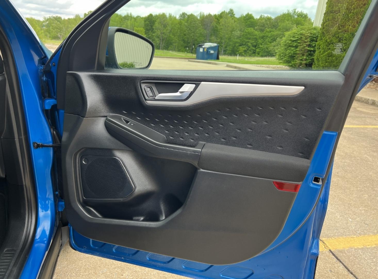 2020 BLUE /Gray Cloth Ford Escape SE (1FMCU0G64LU) with an 1.5L 3 Cyl. engine, Automatic transmission, located at 2990 Old Orchard Rd., Jackson, MO, 63755, 37.354214, -89.612106 - 2020 Ford Escape SE 1-Owner 105xxx miles Front Wheel Drive 1.5L 3 Cyl. Automatic New Tires Backup Camera Power Driver Seat Heated Seats Bluetooth Cruise Power Windows/Locks/Mirrors We have financing available and we accept trades! Fill out a credit application on our website or come by - Photo#14