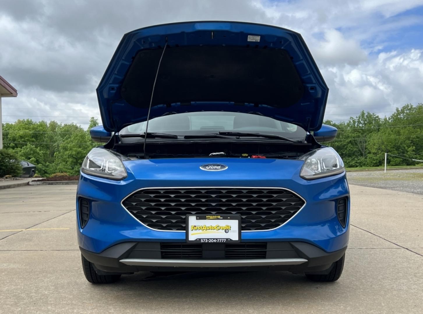 2020 BLUE /Gray Cloth Ford Escape SE (1FMCU0G64LU) with an 1.5L 3 Cyl. engine, Automatic transmission, located at 2990 Old Orchard Rd., Jackson, MO, 63755, 37.354214, -89.612106 - 2020 Ford Escape SE 1-Owner 105xxx miles Front Wheel Drive 1.5L 3 Cyl. Automatic New Tires Backup Camera Power Driver Seat Heated Seats Bluetooth Cruise Power Windows/Locks/Mirrors We have financing available and we accept trades! Fill out a credit application on our website or come by - Photo#30